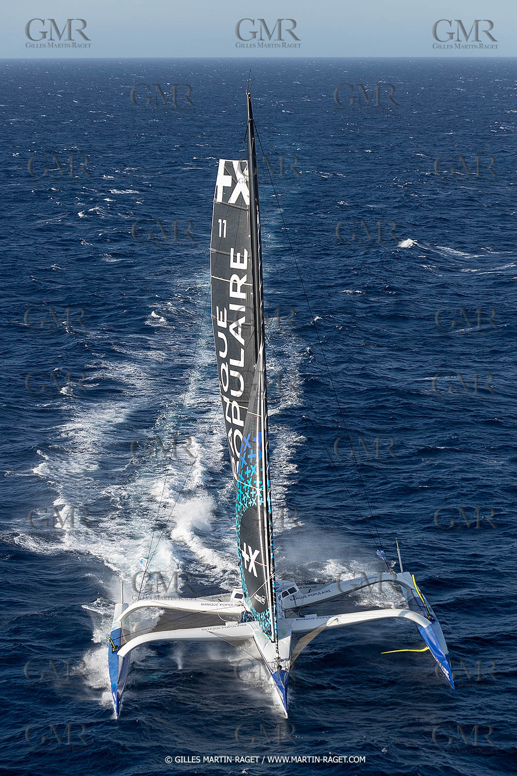 Banque Populaire devant Marseille