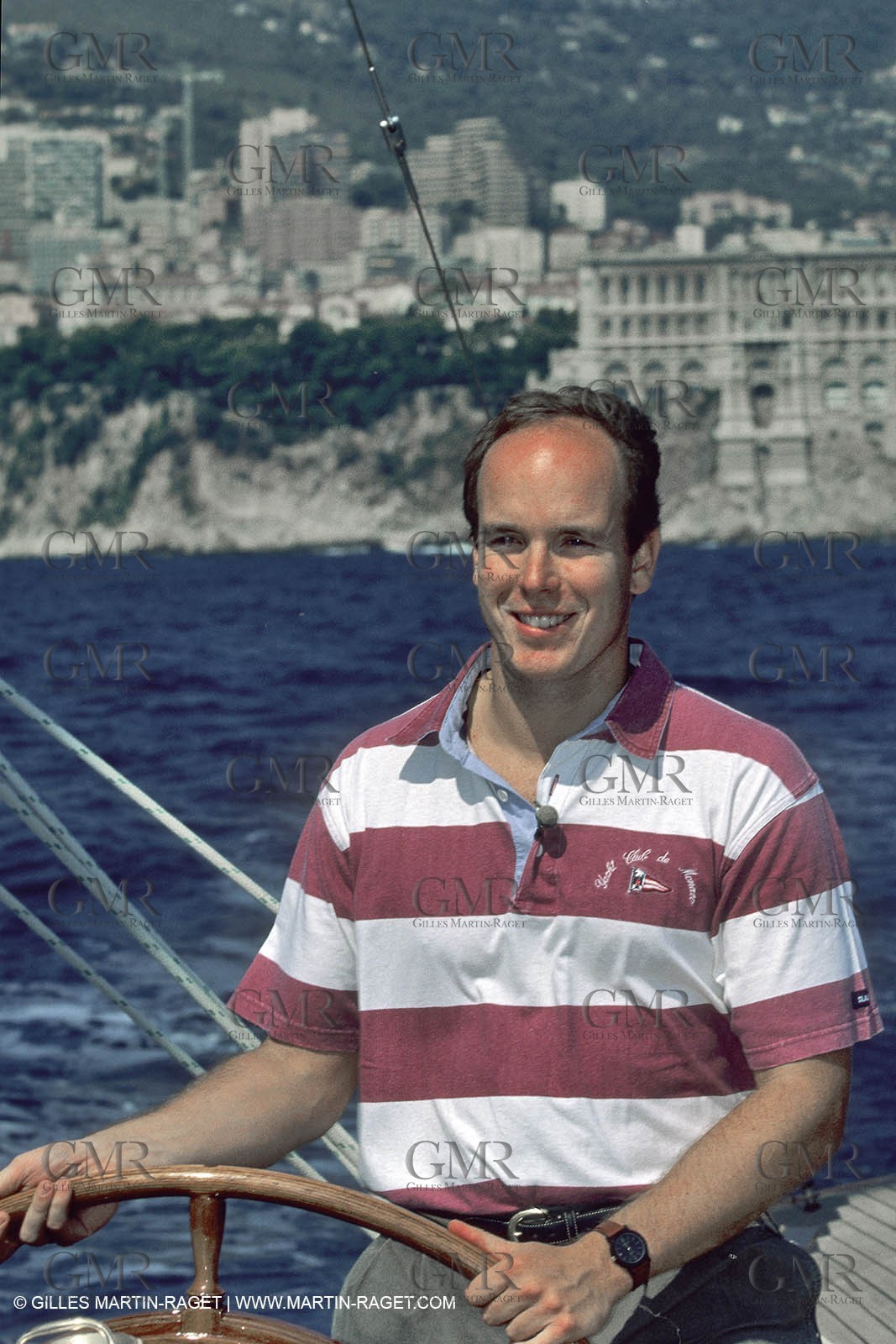 Mai 1996 - Cannes (FRA, 06) Albert de Monaco à la barre d'un 12 m JI