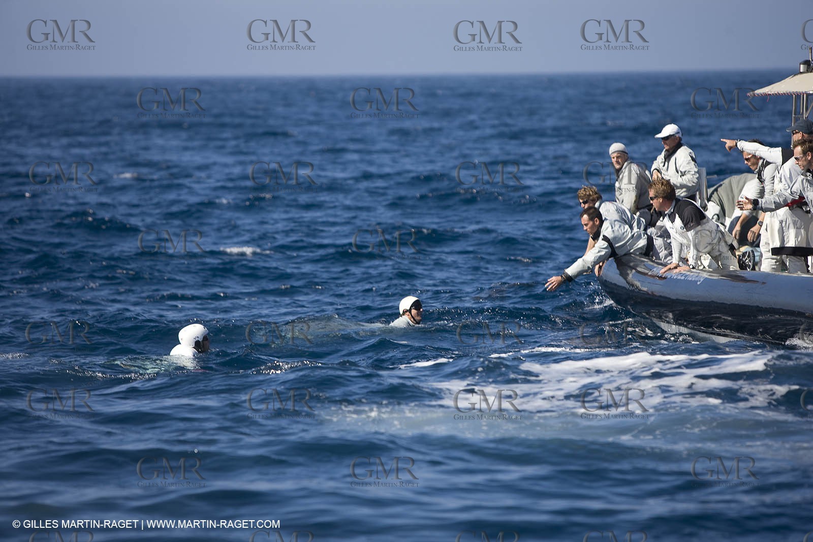 03 11 2009 - San Diego (USA, CA) - 33rd America's Cup - BMW ORACLE Racing - - BOR 90 dismasts when Trialing off San Diego