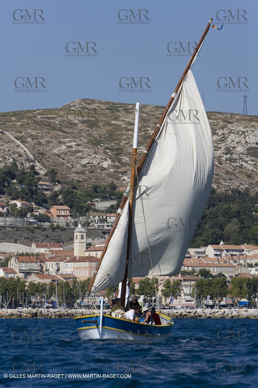 1 09 2007 - Marseille (FRA, 13) - Latin rigs in l'Estaque (Marseille north bay village)
