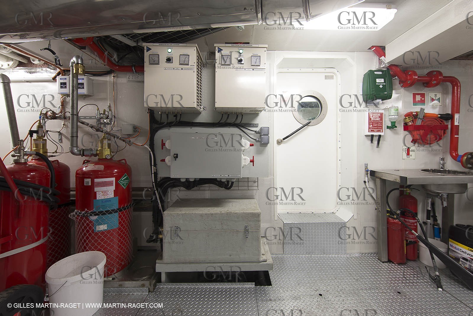 11 09 2014 - la Ciotat (FRA,13) - onboar Al Azzizi, oceanographic research ship buit by H2X boat yard, measure devices manipuation