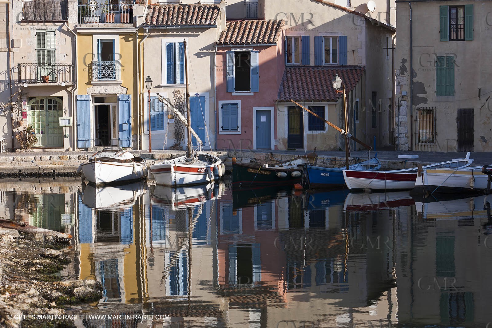 14 03 2012 - Martigues (FRA,13) - neighborhood Le Miroir (the mirror)