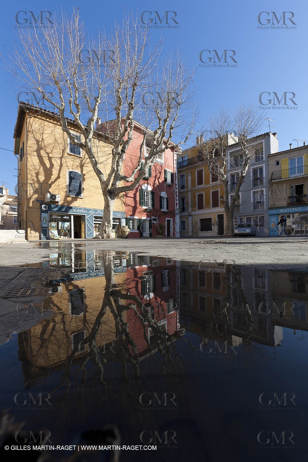 14 03 2012 - Martigues (FRA,13) - neighborhood Le Miroir (the mirror)