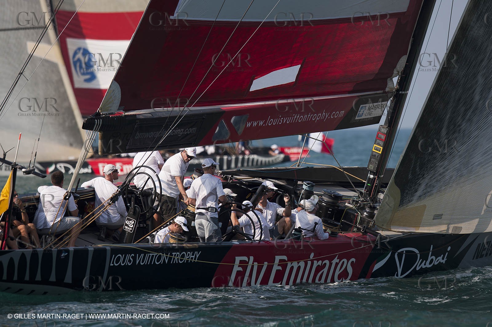 14 11 2010 - Dubai (UAE) - Dubai Louis Vuitton Trophy -  BMW ORACLE Racing - Training - Onboard Vs All 4 one