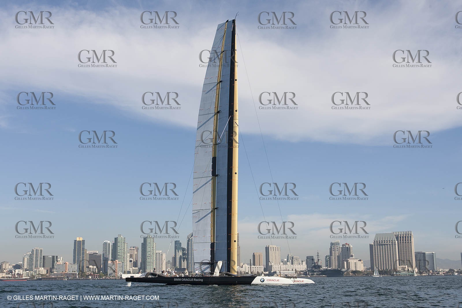 10 11 2009 - San Diego (USA, CA) - 33rd America's Cup - BMW ORACLE Racing - Wing Testing - Day 1