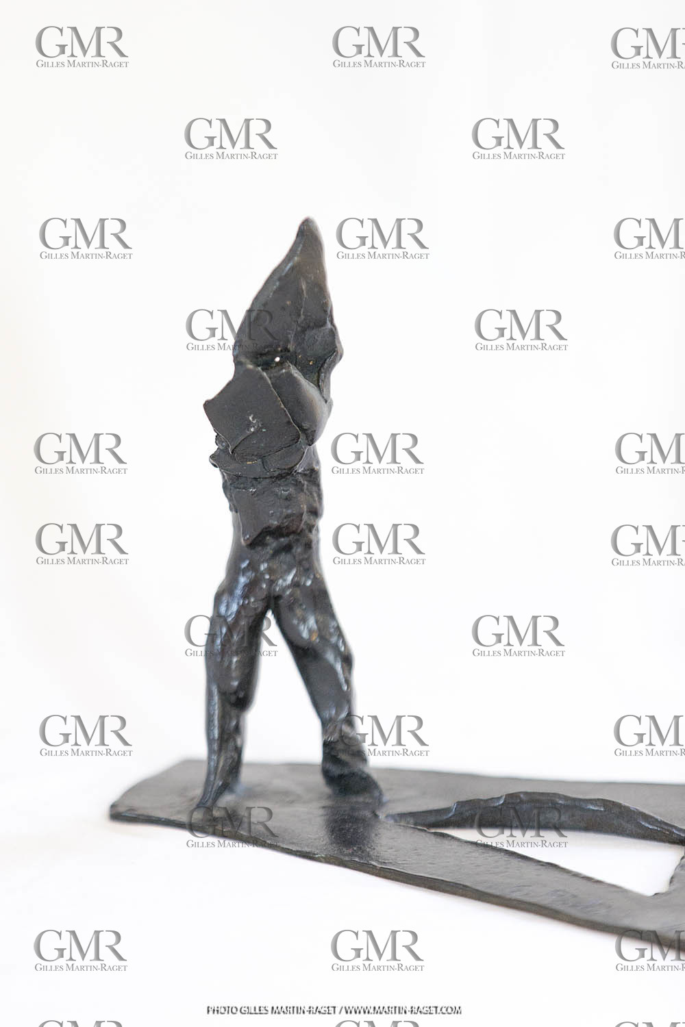 06 03 2016, Marseille (Fra,13), Oeuvre de Germaine Richier, Guerrier n° 7 1955, Bronze patiné foncé, Numéroté 4 8, Fondeur : L. Thinot, Paris, 17,5 x 25 x 17 cm, Collection particulière