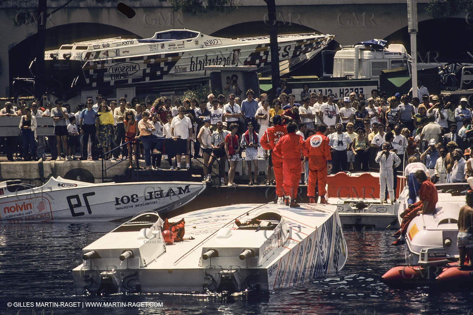 Powerboating, offshore racing