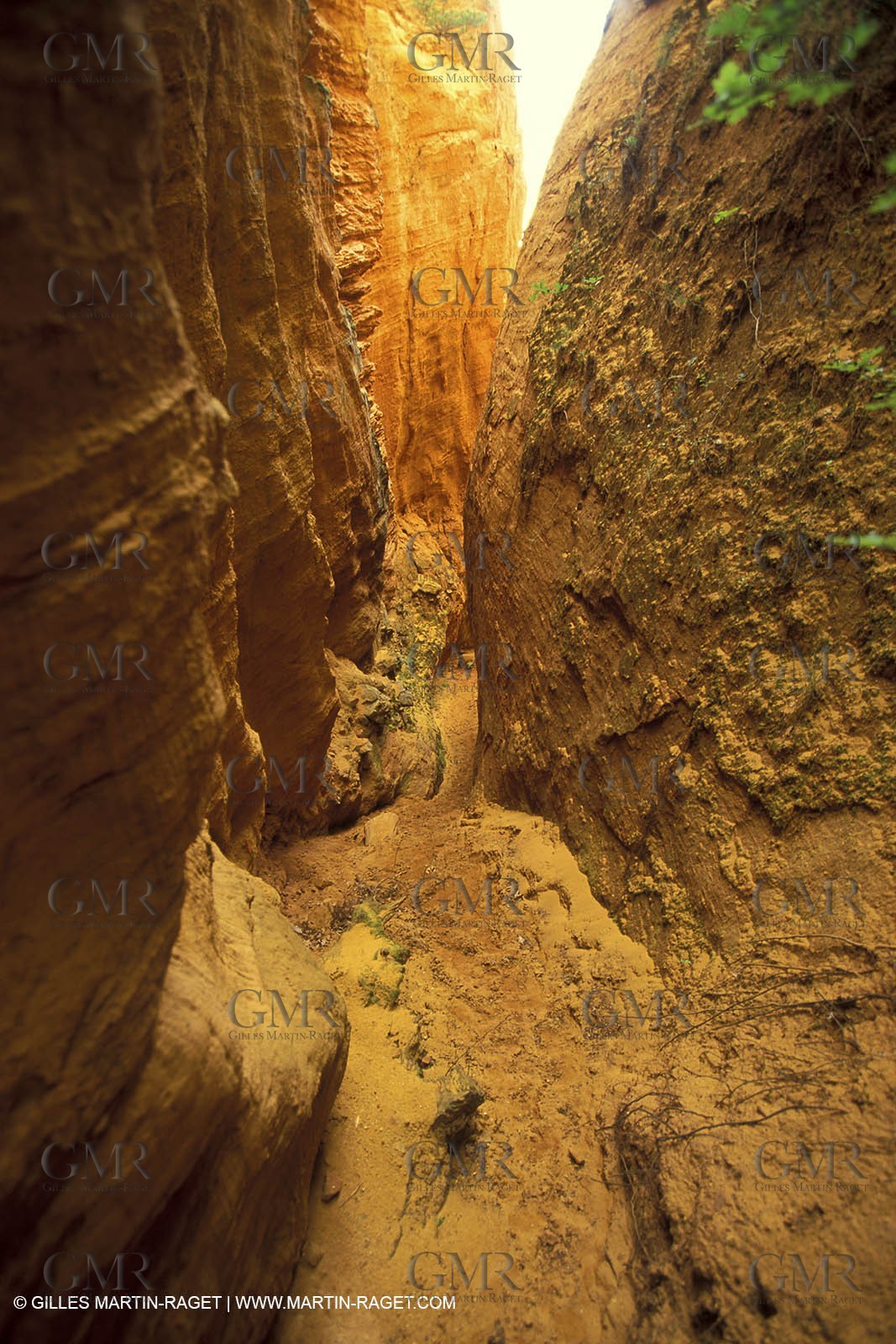France, Provence, Luberon, Carrières d'ocre près d'Apt, ocher stone pit near Apt