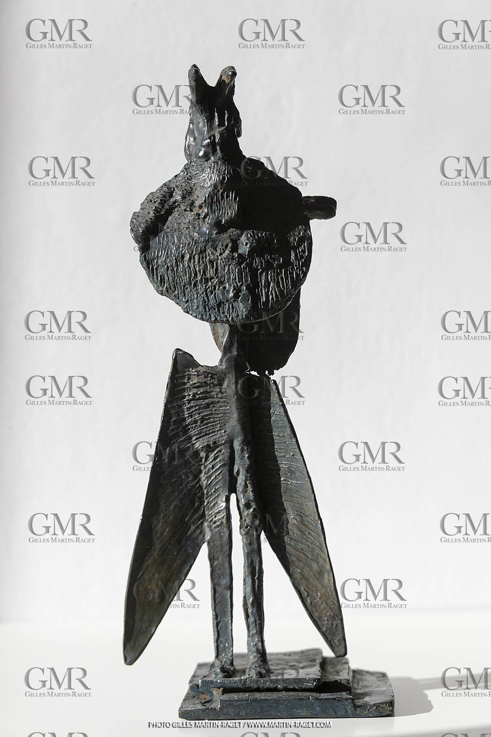 19 02 2020, Marseille, (FRA,13), Oeuvre de Germaine Richier, Homme de la nuit n°2 1954, Bronze patiné foncé, Numéroté HC2, Fondeur L. Thinot, Paris, 27,5 x 11 x 7 cm, Collection particulière
