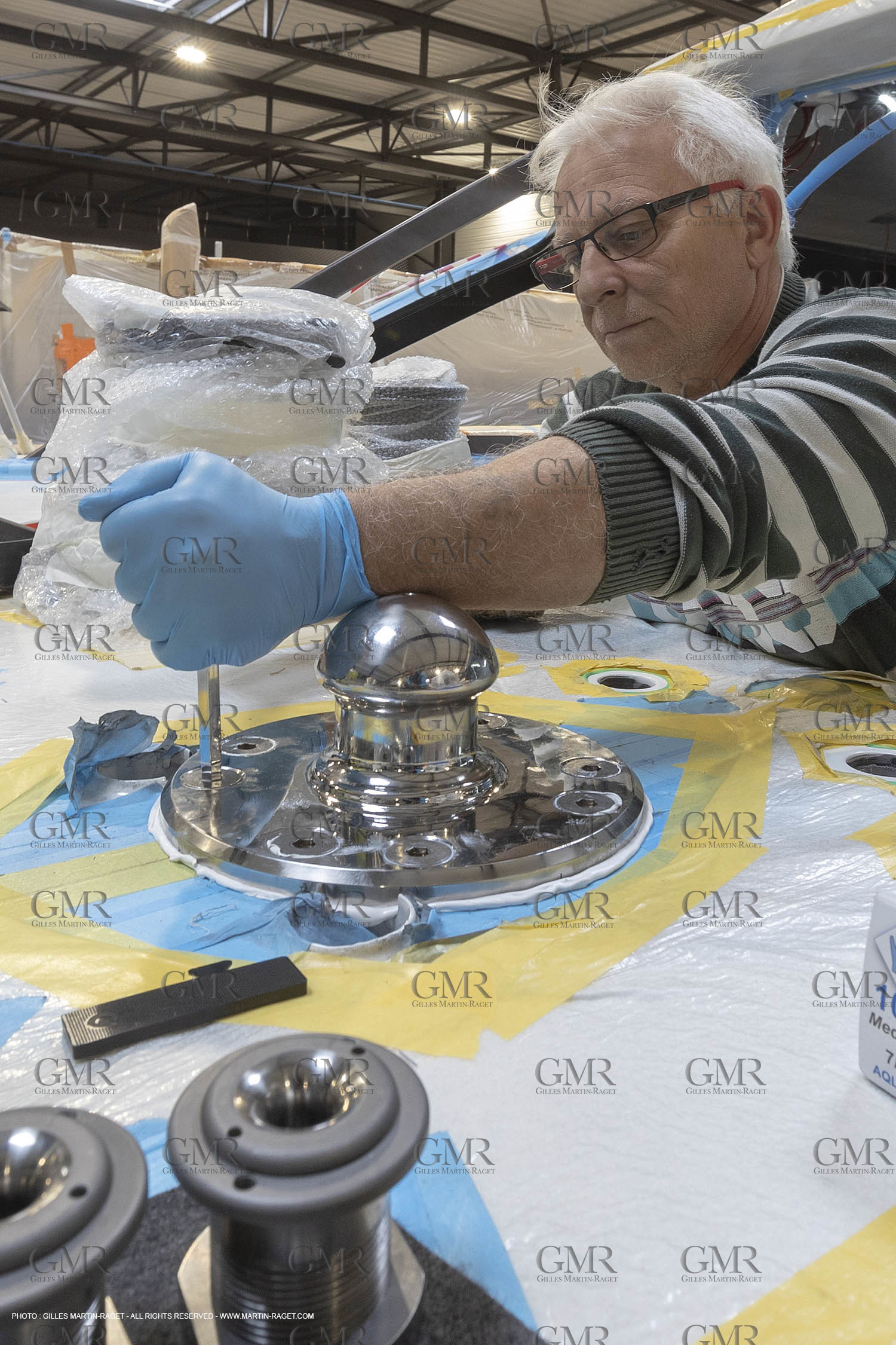 29 10 2018, La Grande Motte (FRA,30), Chantier Gunboat, construction du Gunboat 68, montage pied de mât rotatif