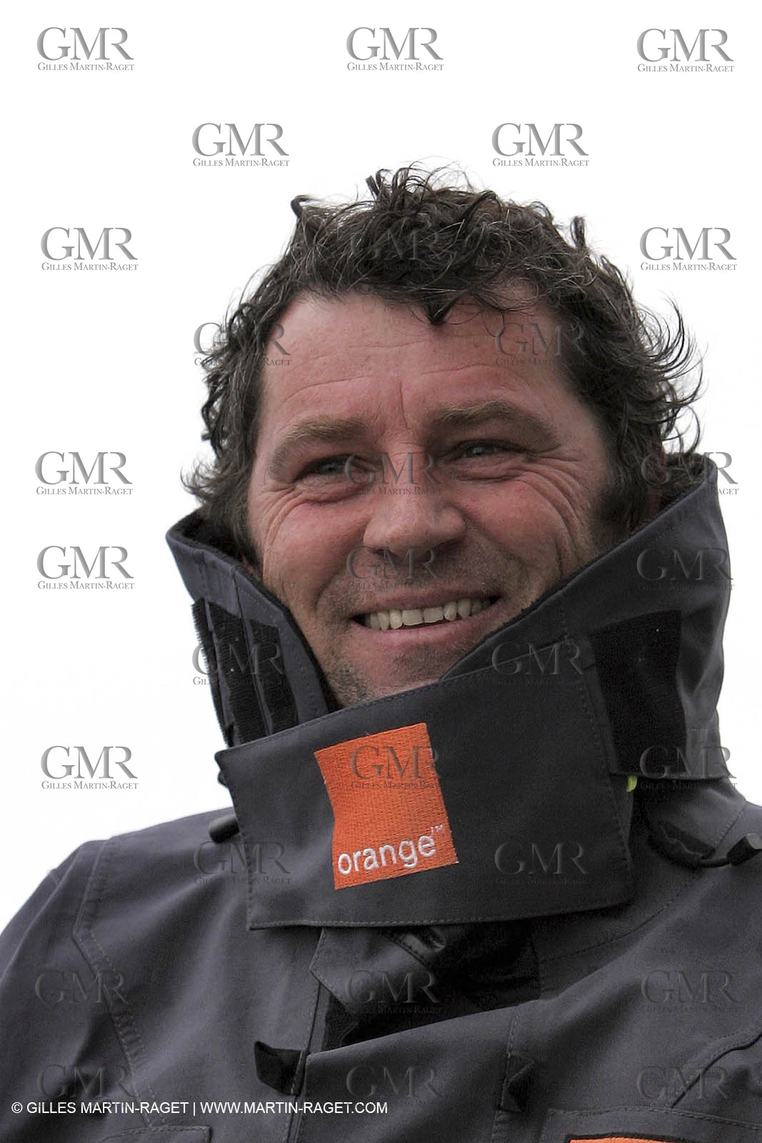 Trophée Jules Verne - Lorient - 30 12 04 - Orange II - Entraînement - A bord - Lionel Lemonchois