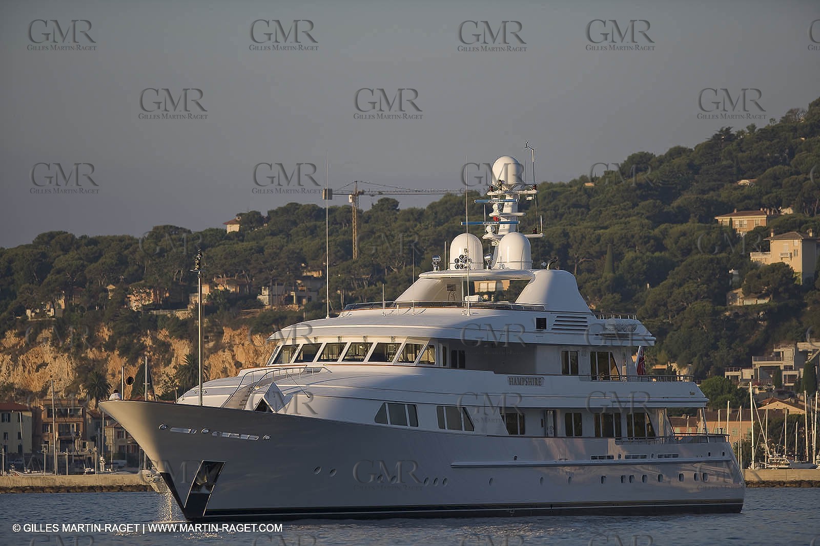 28 07 2007 - St Jean Cap Ferrat - SuperYachts - Motor Yachts - Hampshire
