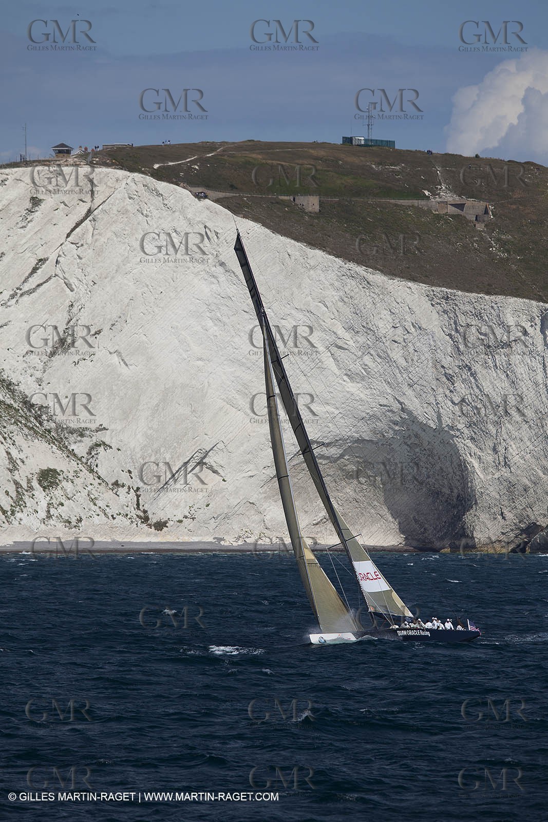 05 08 2010 - Cowes (UK, IOW) - The 1851 Cup -  BMW ORACLE Racing -  - Round The Island Race - Rounding the Needles.