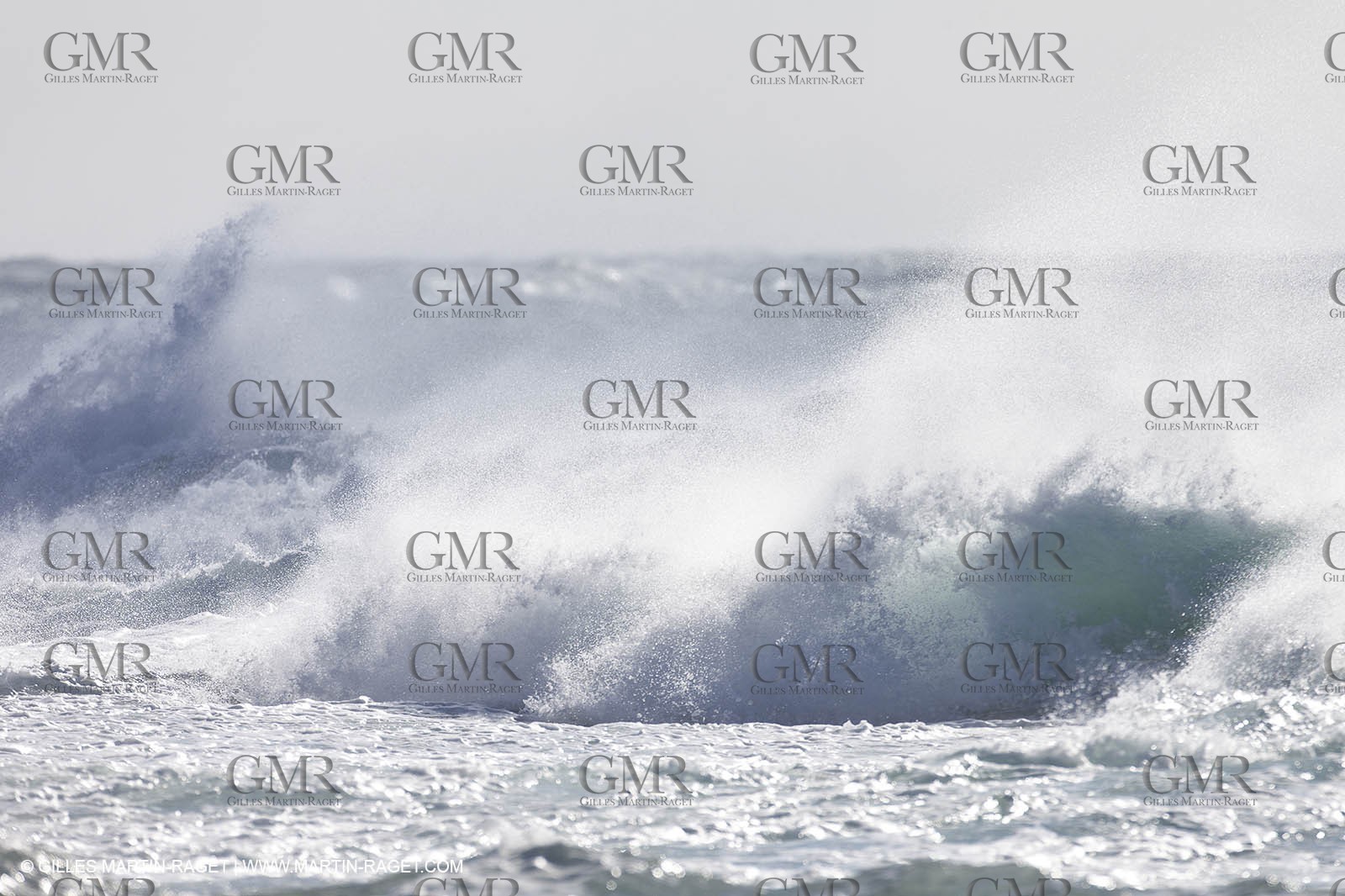 25 10 2010 - Marseille (FRA,13) - Gale Force 9 on the sailboard spot