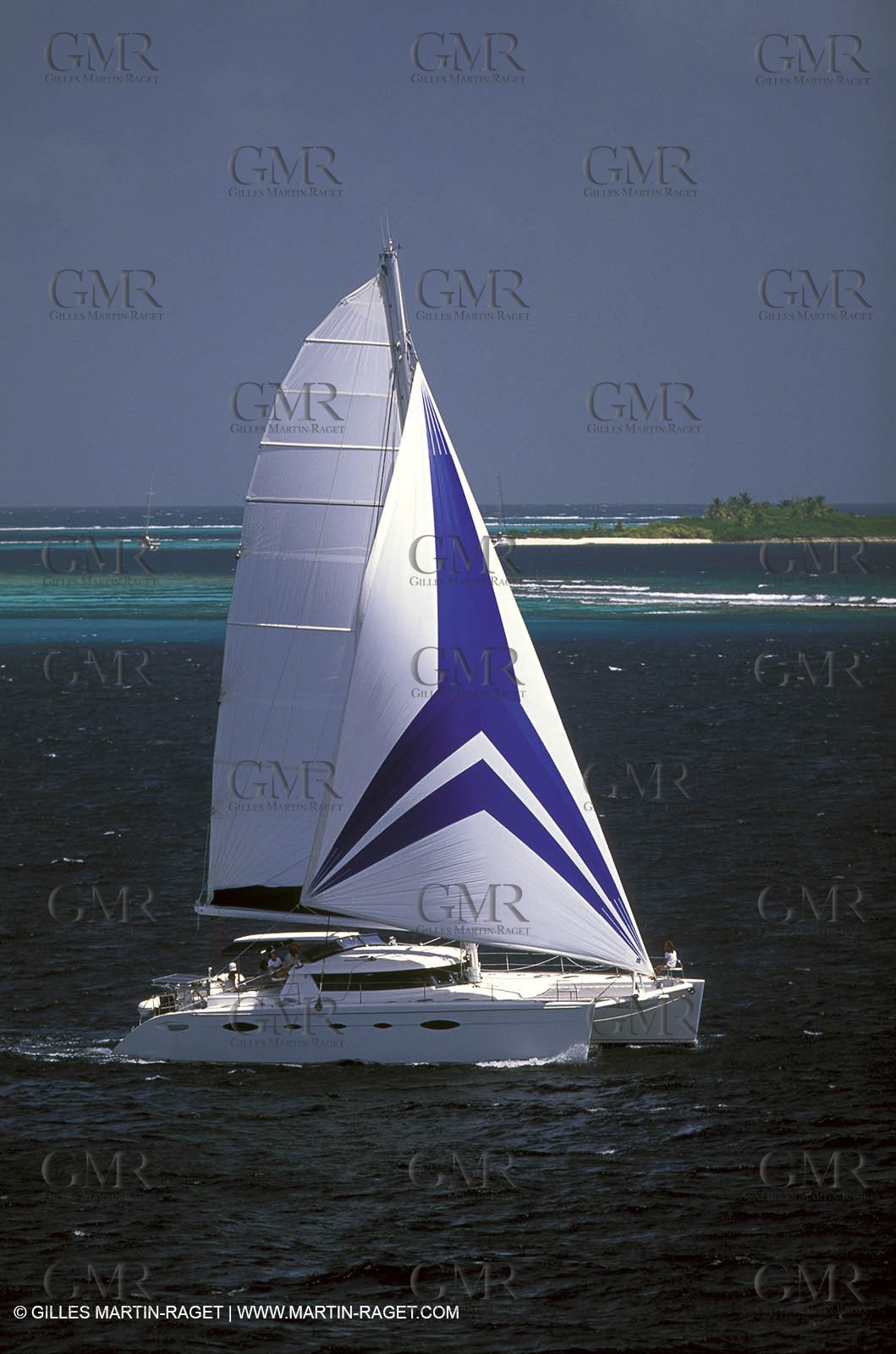 Multicoque sous voile