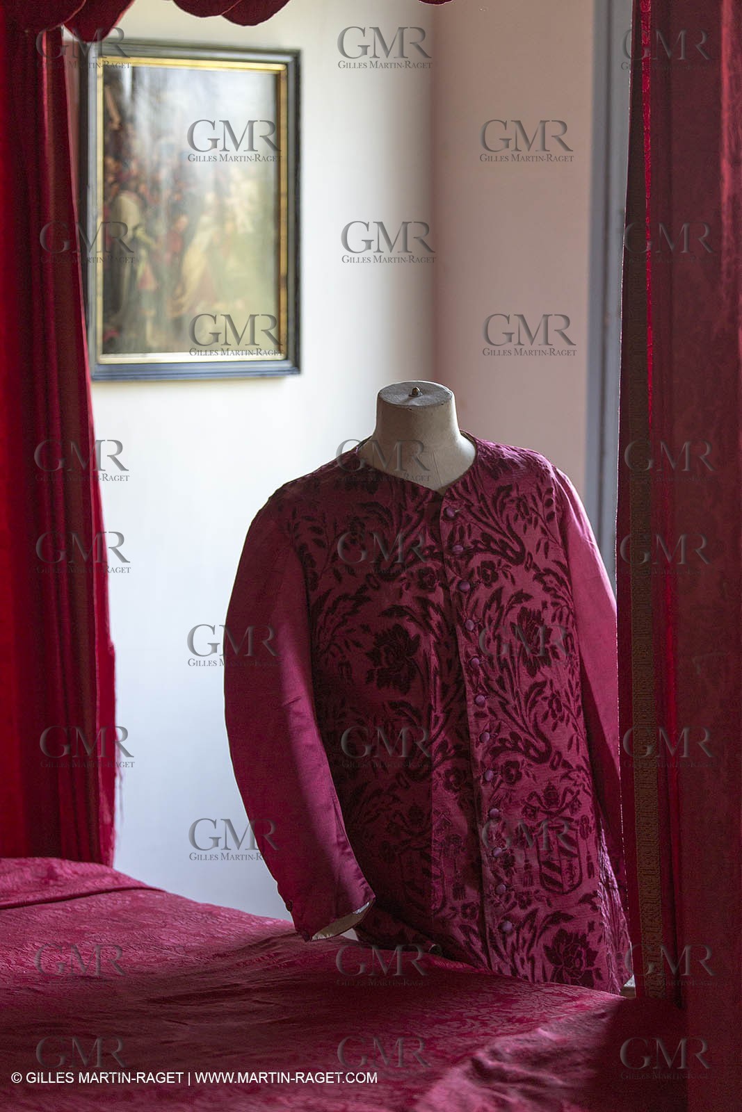 31 10 2013 - Ansouis (FRA,84) - Chateau d'Ansouis - Costumes de l'exposition Habits d'hommes