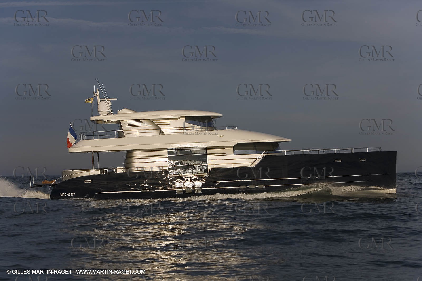 11 06 2007 - Valencia (Spain) - Super Yacht Catamaran Bradley, Gilles Vaton design built by H2X in la Ciotat (France)