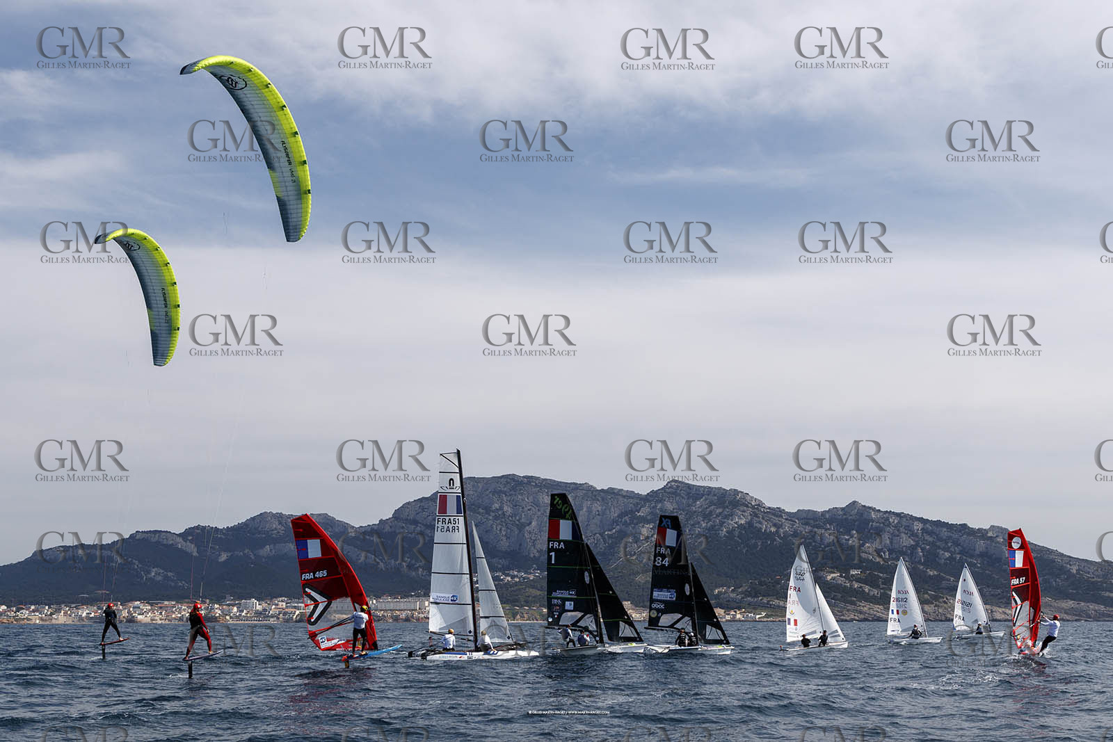 15 04 2024, Marseille (FRA), présentation des sélectionnés olympiques français en voile pour les Jeux Olympiques de Paris 2024.  Alex Mazella (Kite hommes - Formula Kite); Laurianne Nolot (Kite femmes - Formula Kite); Nicolas Goyard (Planche à voile hommes - iQFoil); Hélène Noesmoen (Planche à voile femmes- iQFoil); Camille Lecointre-Jeremie Mion (dériveur double mixte - 470); Louise Cervera (Dériveur femmes - ILCA 6); Jean-Baptiste Bernaz (Dériveur hommes - ILCA 7); Tim Mourniac - Lou Berthomieu (Multicoque mixte - Nacra 17); Clément Péquin - Erwan Fischer (Skiff hommes - 49er); Sarah Steyaert-Charline Picon (Skiff femmes - 49er FX).
