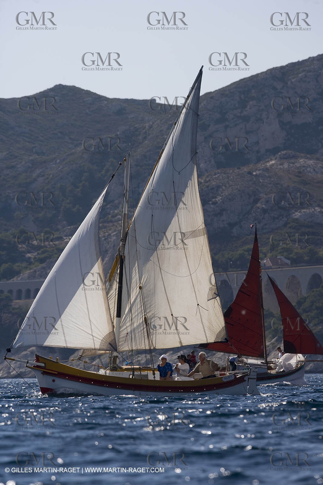 1 09 2007 - Marseille (FRA, 13) - Latin rigs in l'Estaque (Marseille north bay village)