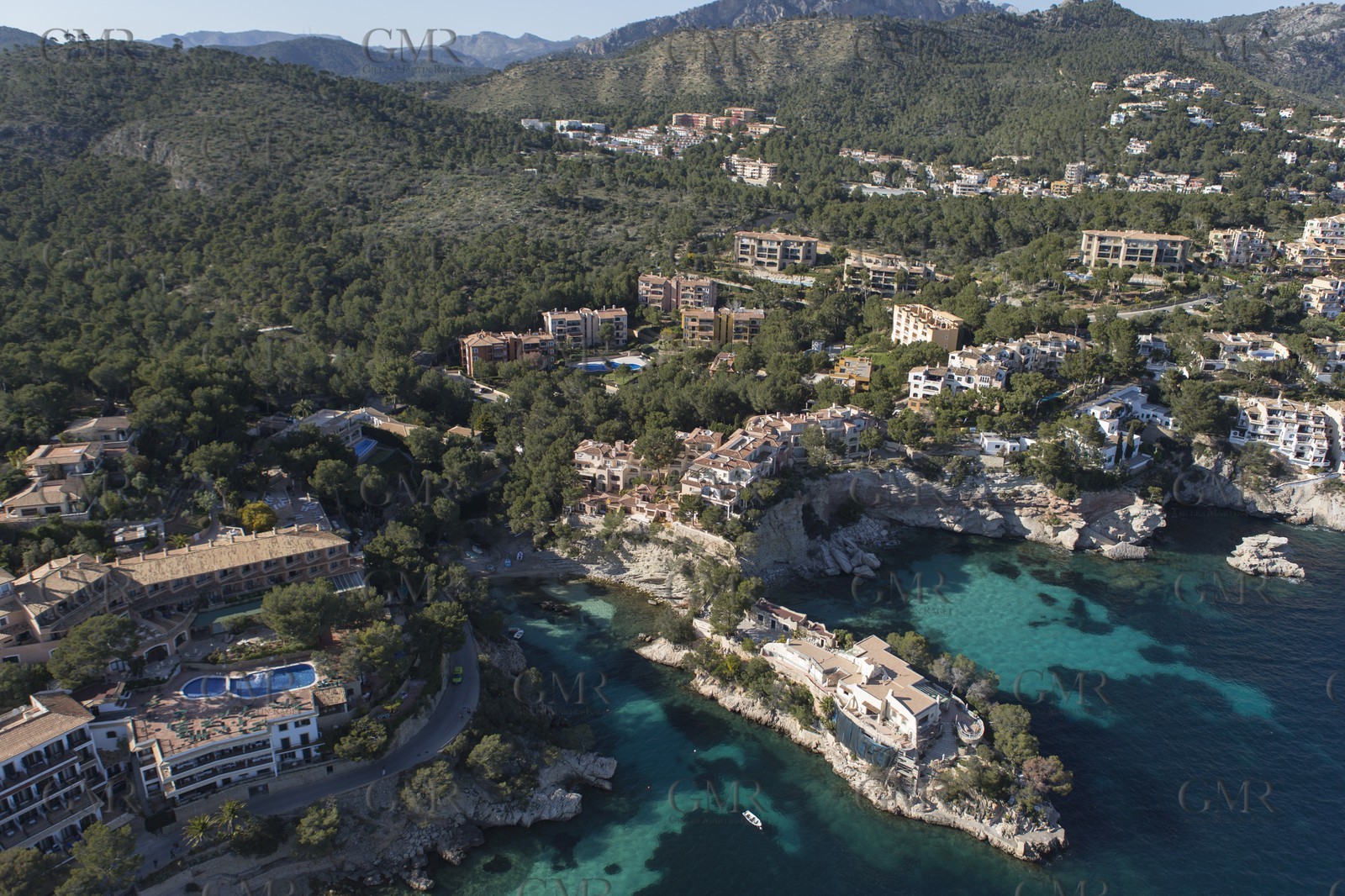 08 04 2015, Andraitx (Isla de Mallorca, Islas Baleares, ESP), Chantier Fountaine-Pajot, Motor Yacht 37