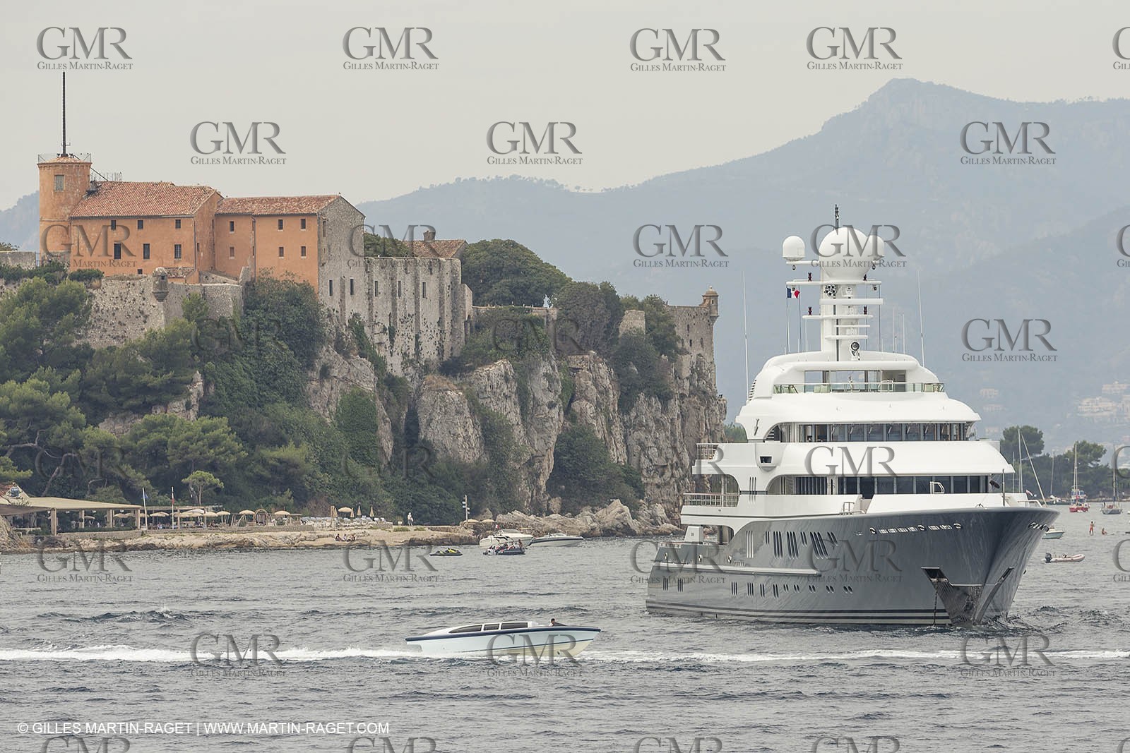 21 09 2014 - Cannes (FRA,83), Motor yacht TV