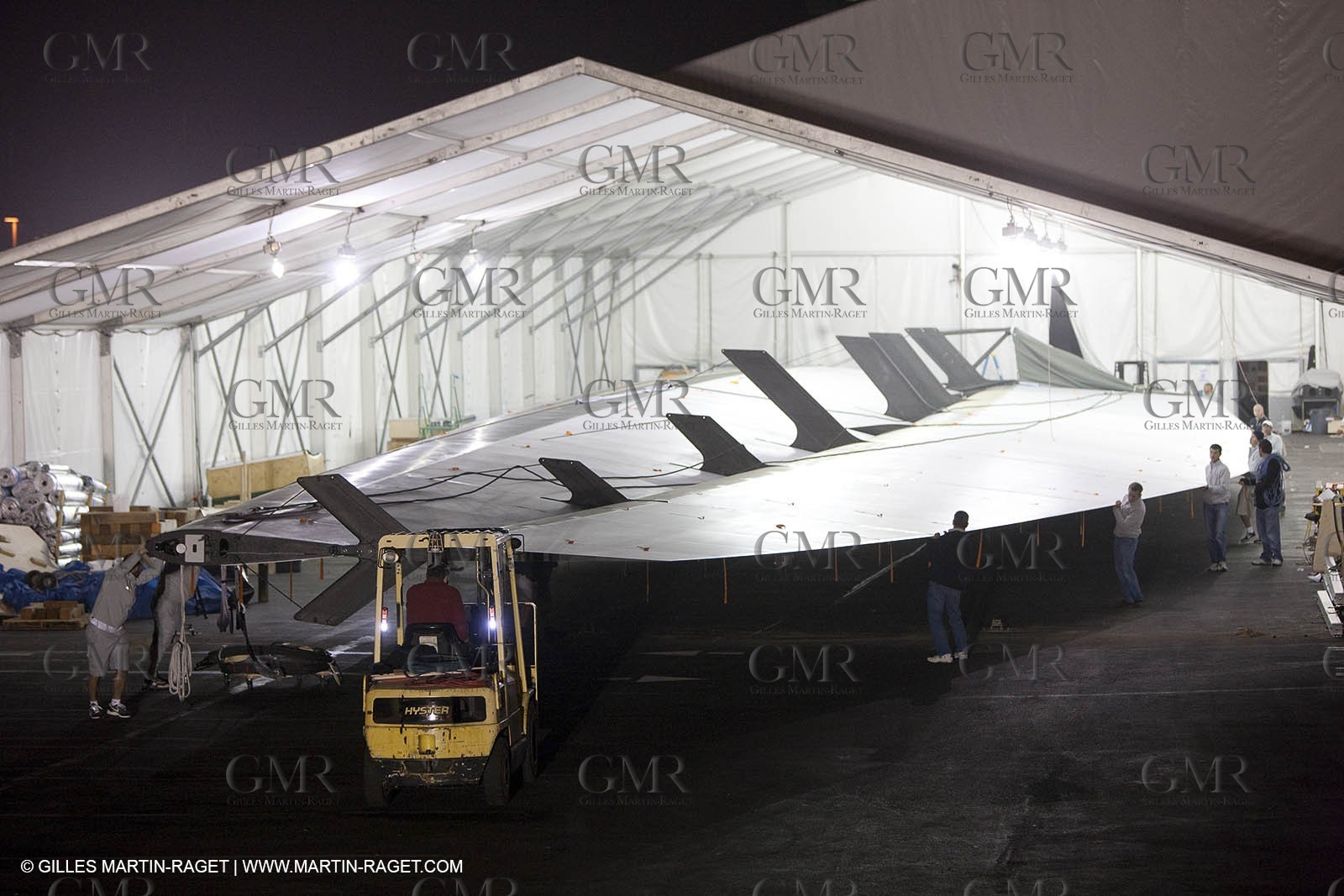 10 11 2009 - San Diego (USA, CA) - 33rd America's Cup - BMW ORACLE Racing - Wing testing , Day 1