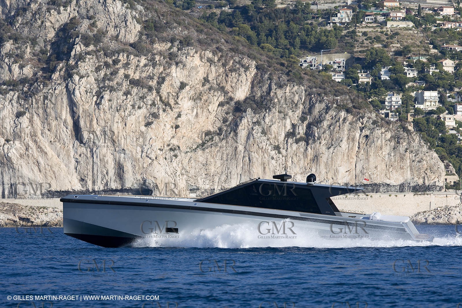 29 09 2007 - St Jean Cap Ferrat - Wally Yachts - Wally Power 70 - Lau Lau