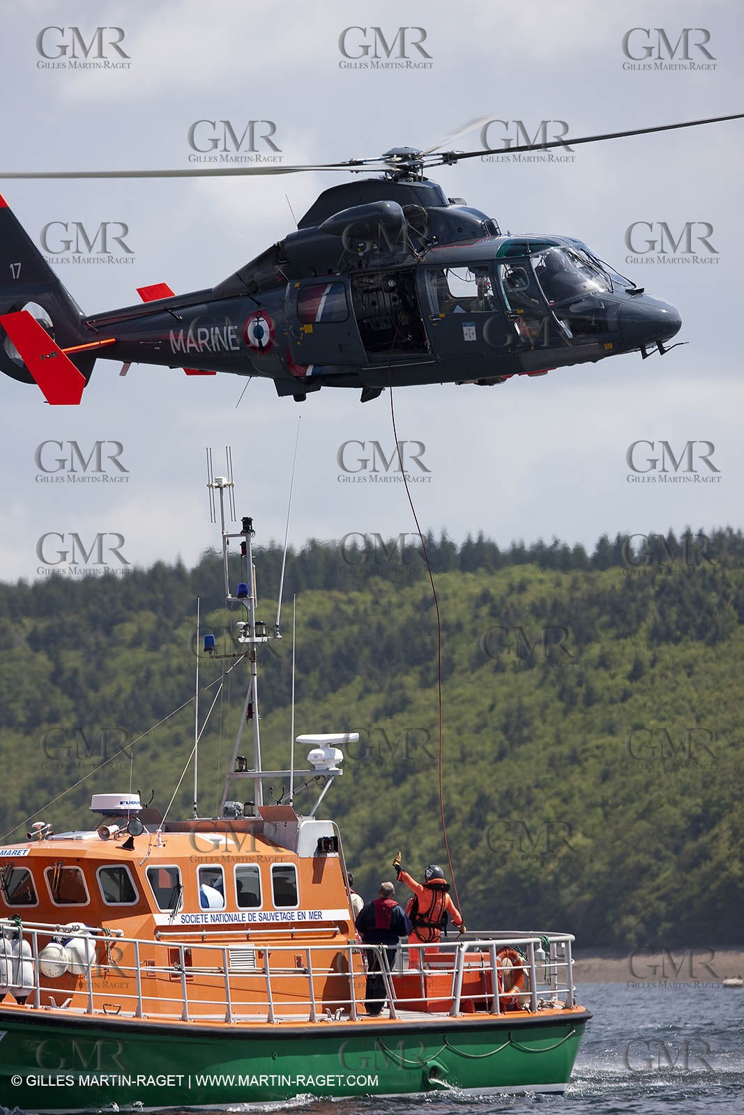 20 04 2010 - Lanveoc Poulmic - Grand Prix de L'Ecole Navale - Demonstration helitreuillage