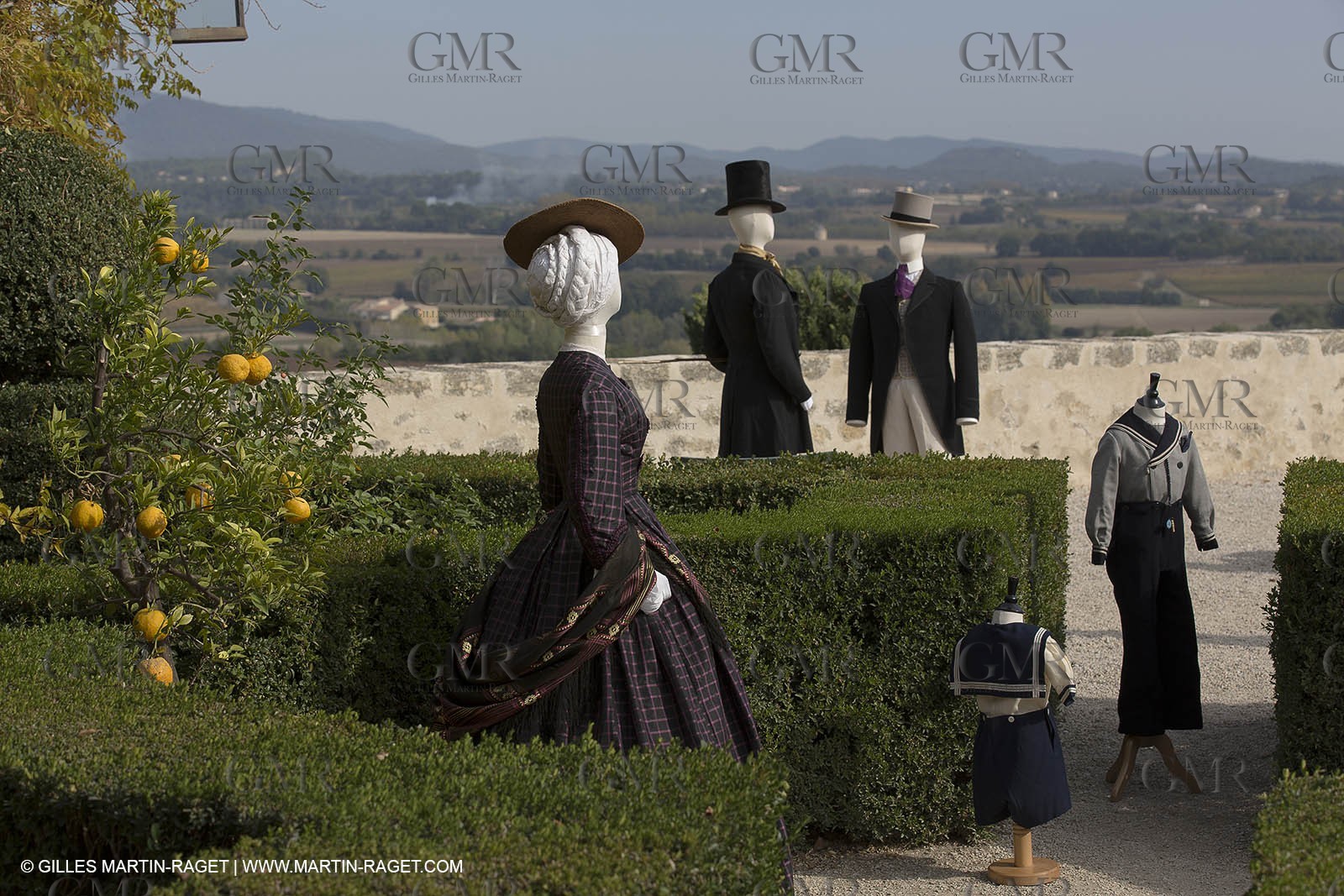 31 10 2013 - Ansouis (FRA,84) - Ansouis castle - Costumes of the exhibit Men costumes