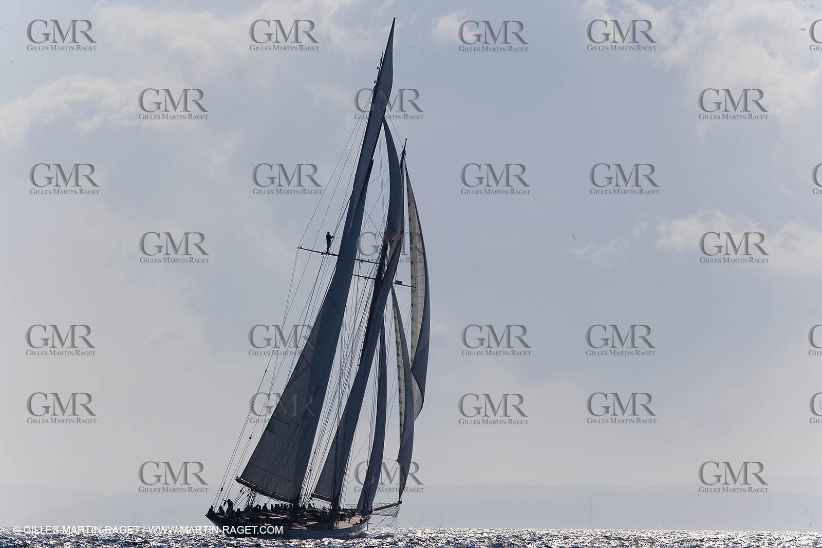 01 10 2006 - Saint Tropez (Fr) - Voiles de Saint Tropez 2006 - Arrivée de la Coupe du Yacht Club de France