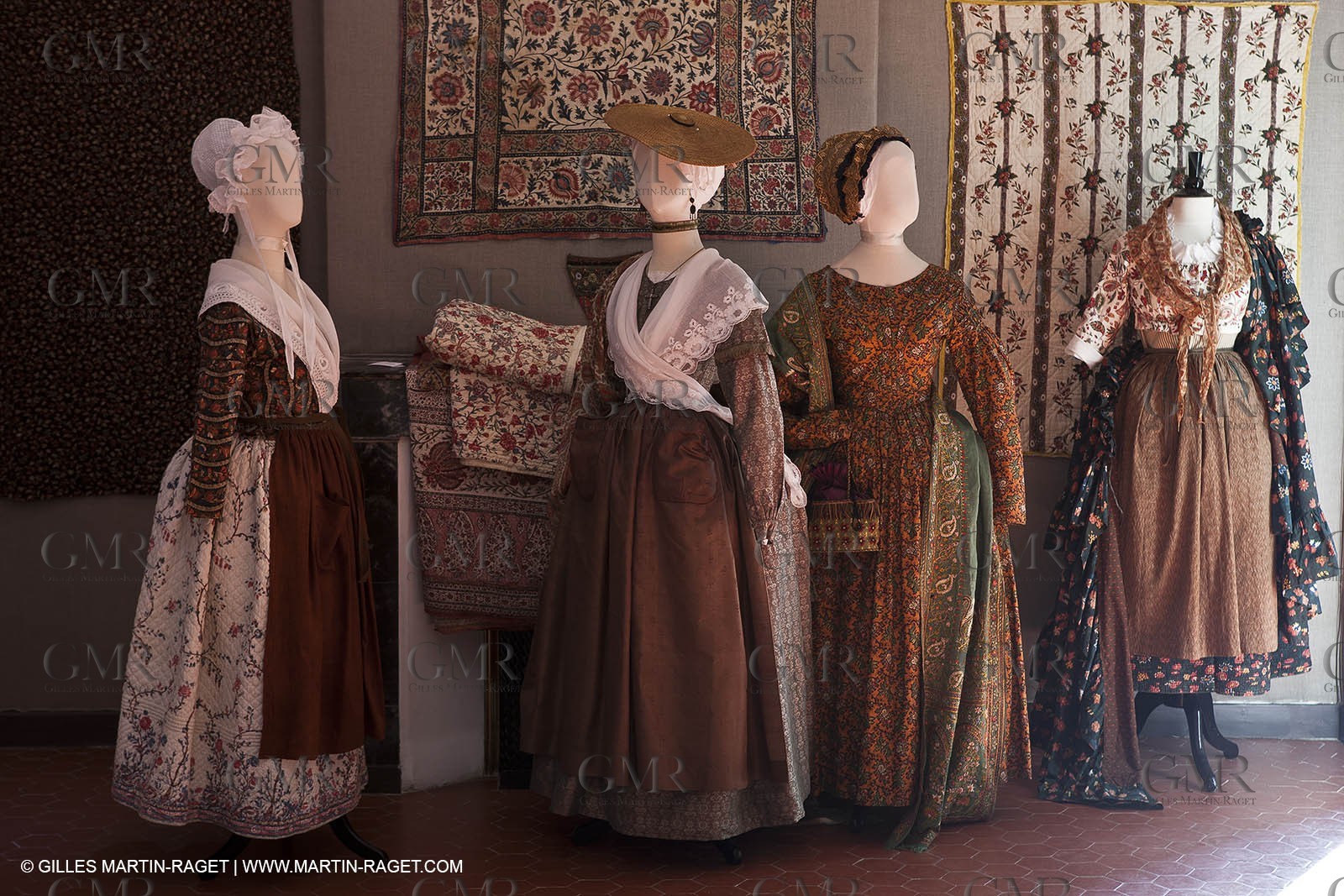 30 06 2011 - Toulon (FRA,83) - Villa Rosemaine - Indiennes sublimes exhibition