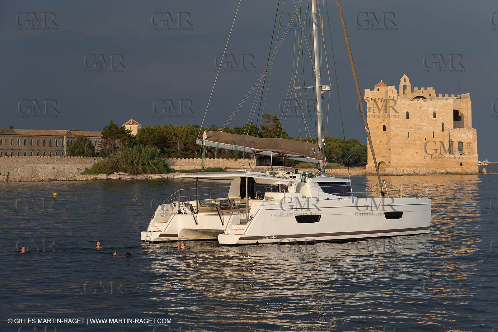 12 09 2016, Cannes (FRA,06), Chantier Fountaine-Pajot, Helia 44