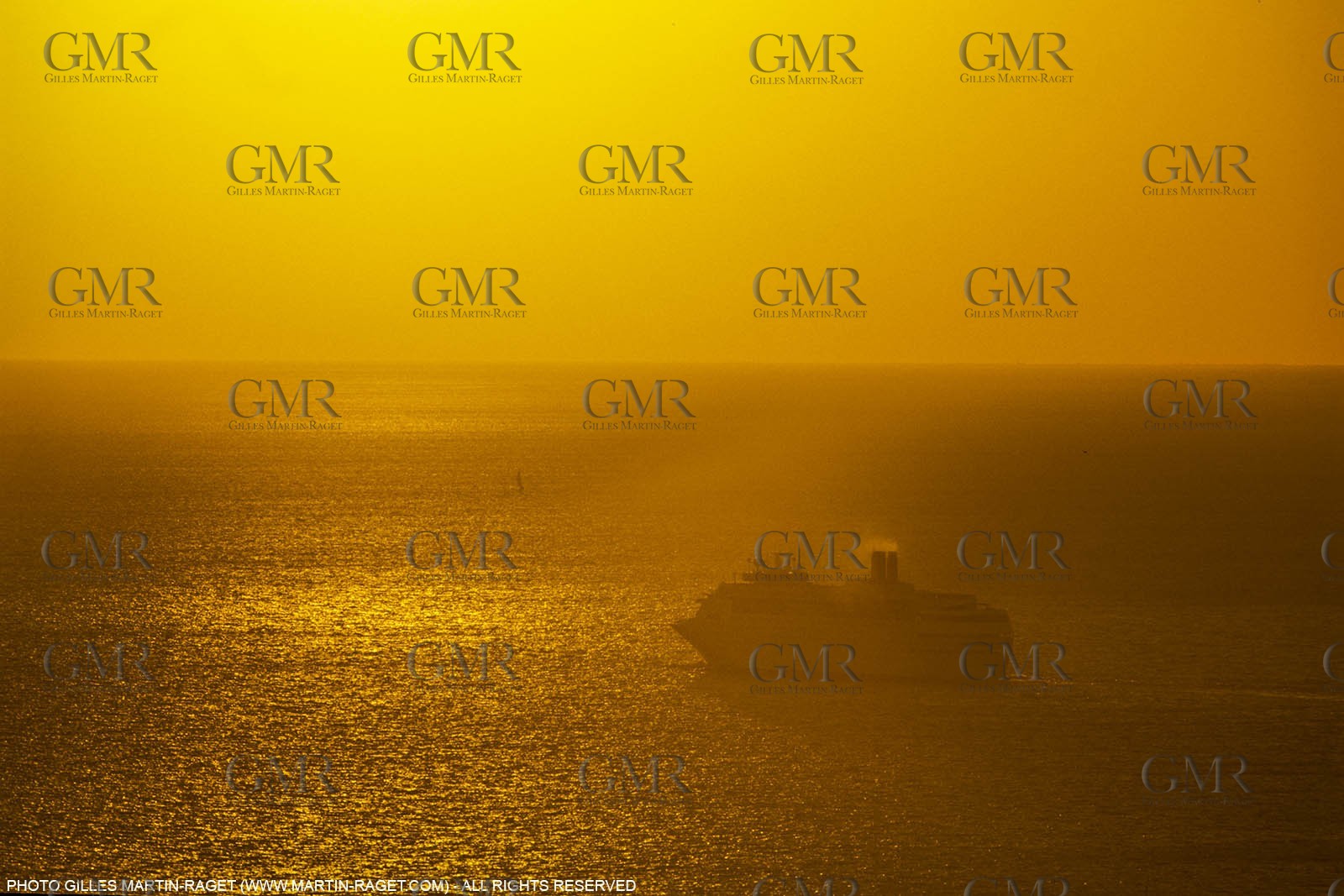 France, Provence, Marseille, Port de commerce, opérations portuaires, métiers de la mer