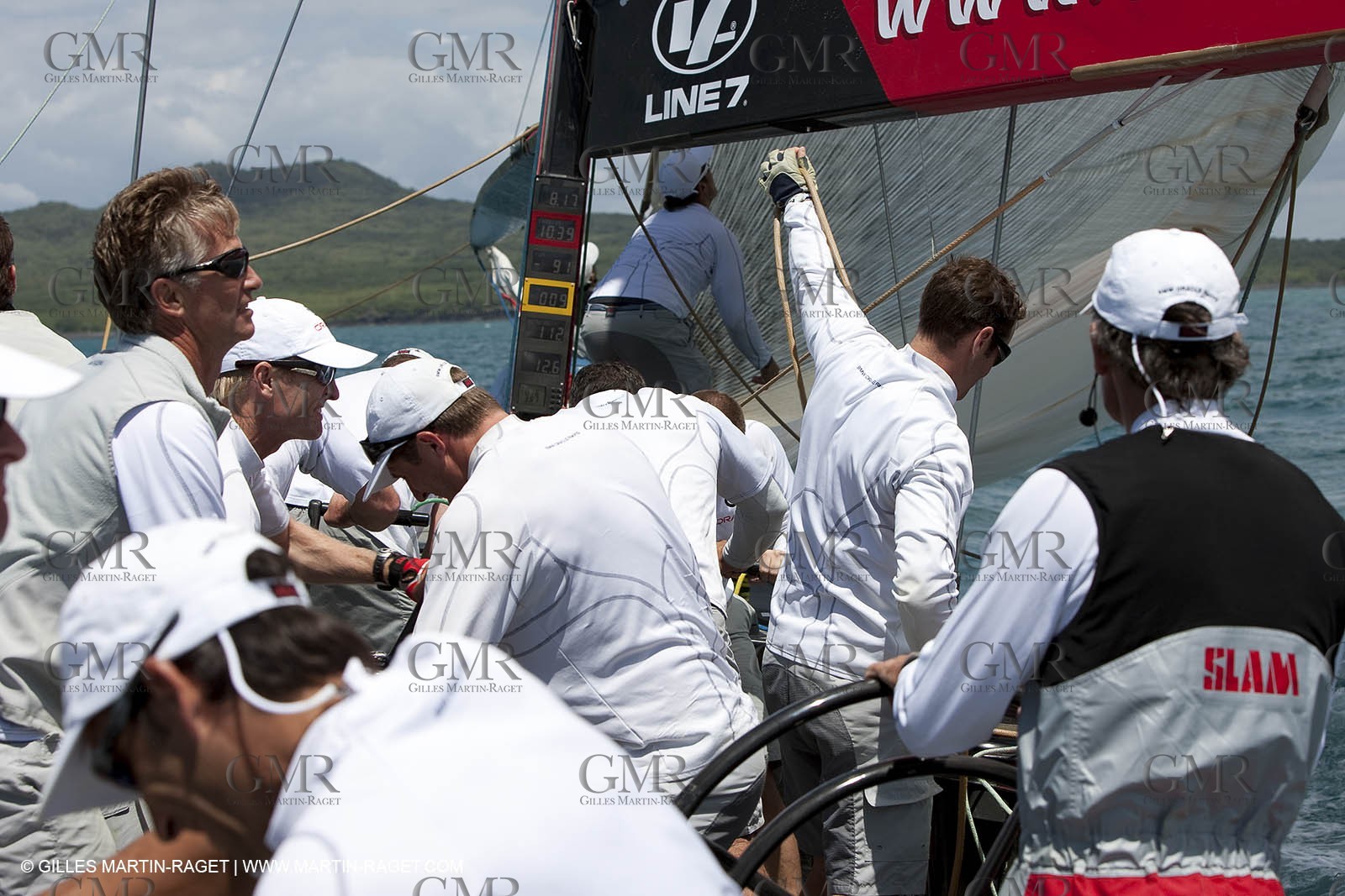 29 01 2009 - Auckland (NZL) -  Louis Vuitton Pacific Series - BMW ORACLE Racing - Training