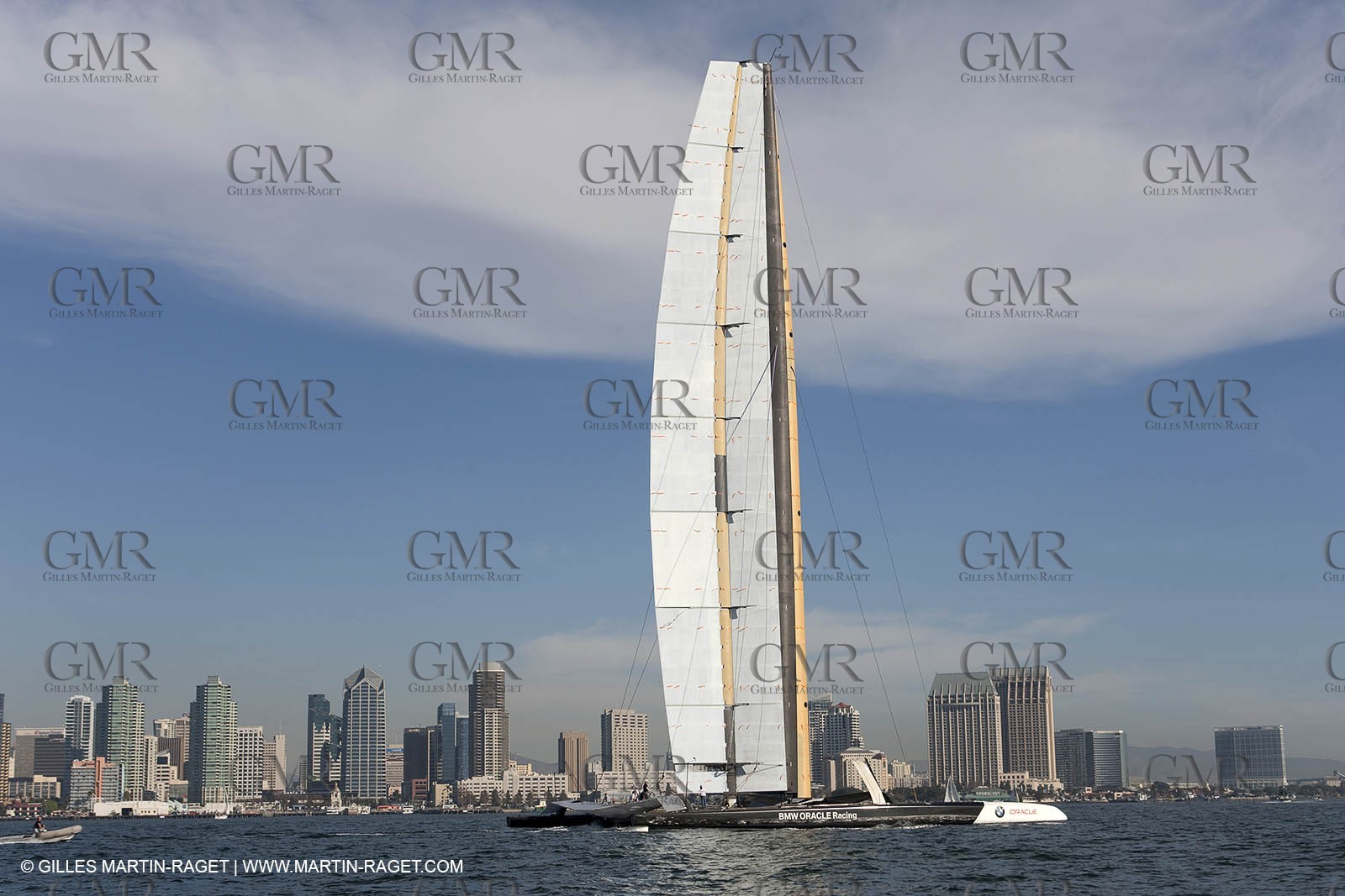 08 11 2009 - San Diego (USA, CA) - 33rd America's Cup - BMW ORACLE Racing - Wing test, day 1