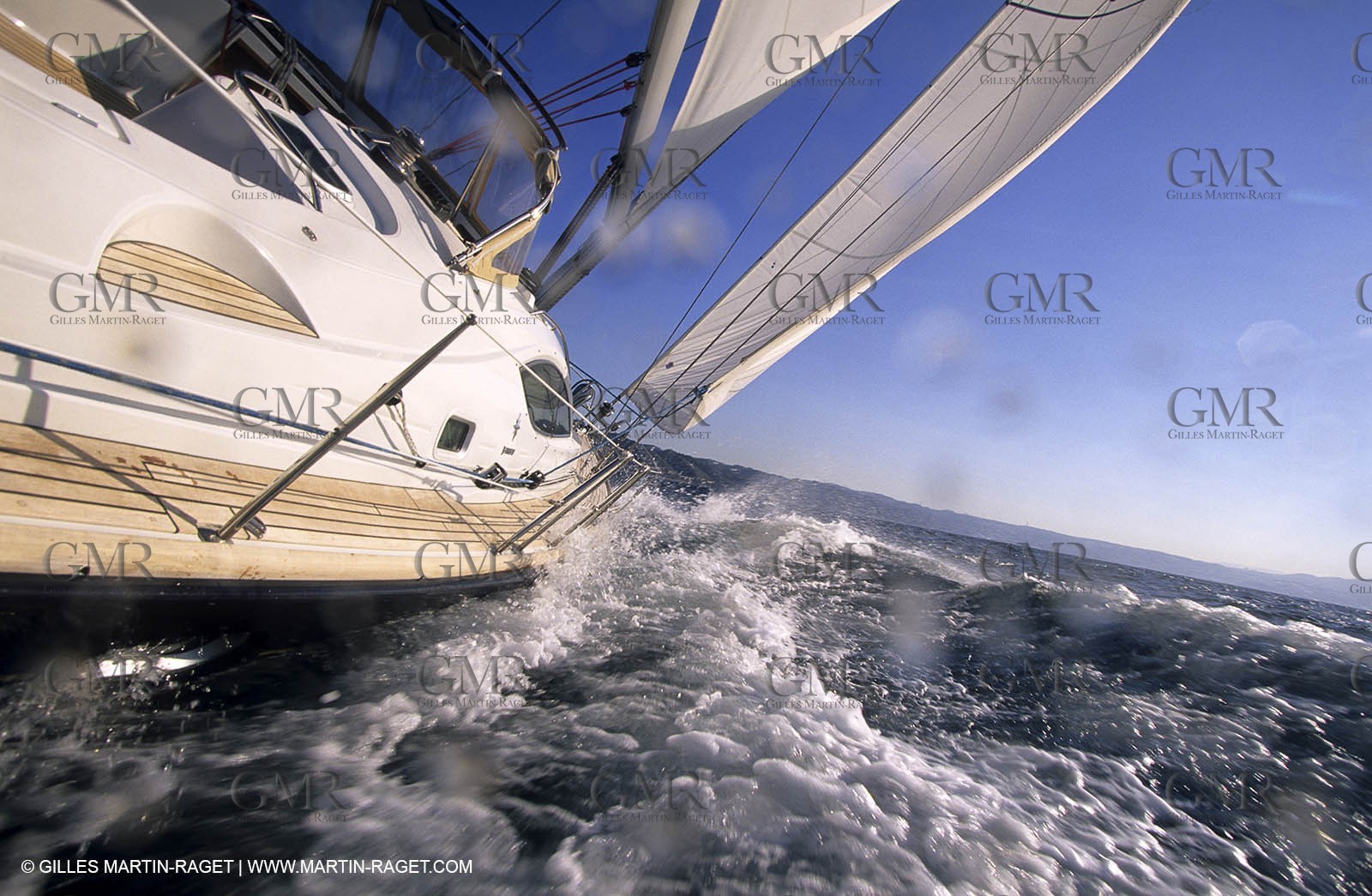 Monocoque de croisiere sous voile