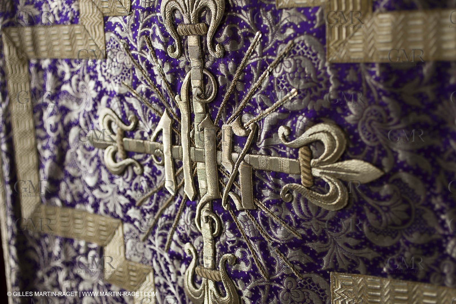 04 02 2013 - Marseille(FRA,13), Notre Dame de la Garde, Vêtements liturgiques