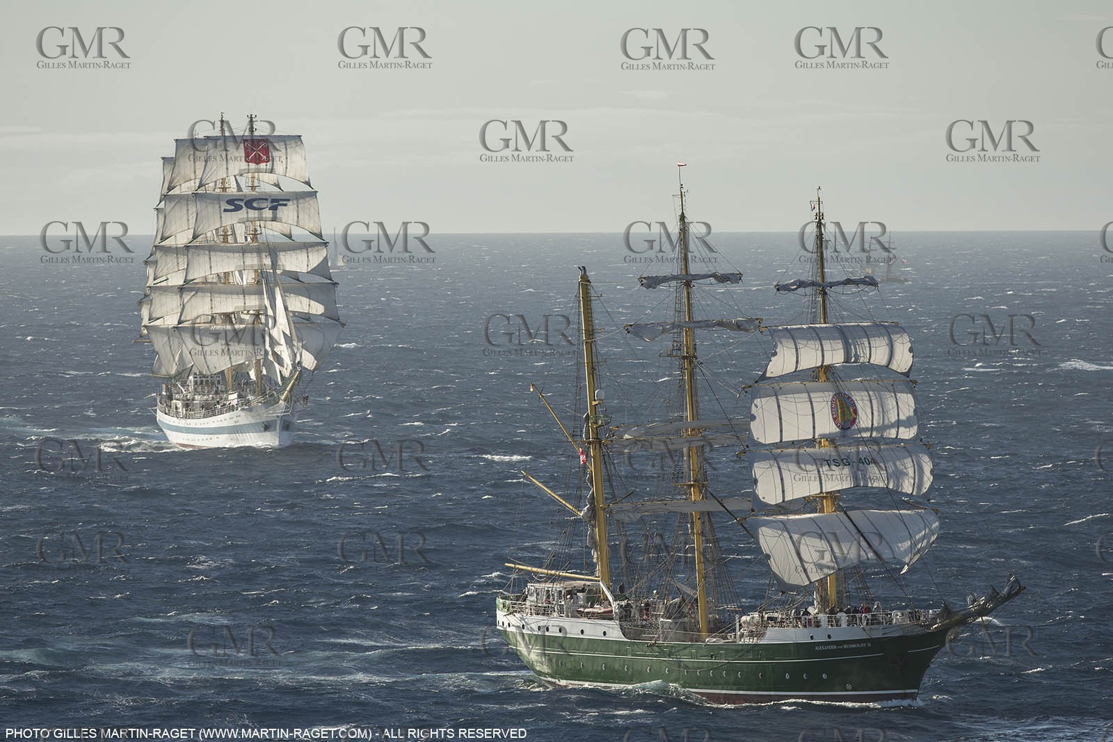 30 09 2013 - Toulon (FRA,83) - Toulon Voiles de Légende - Start towards La Spezia