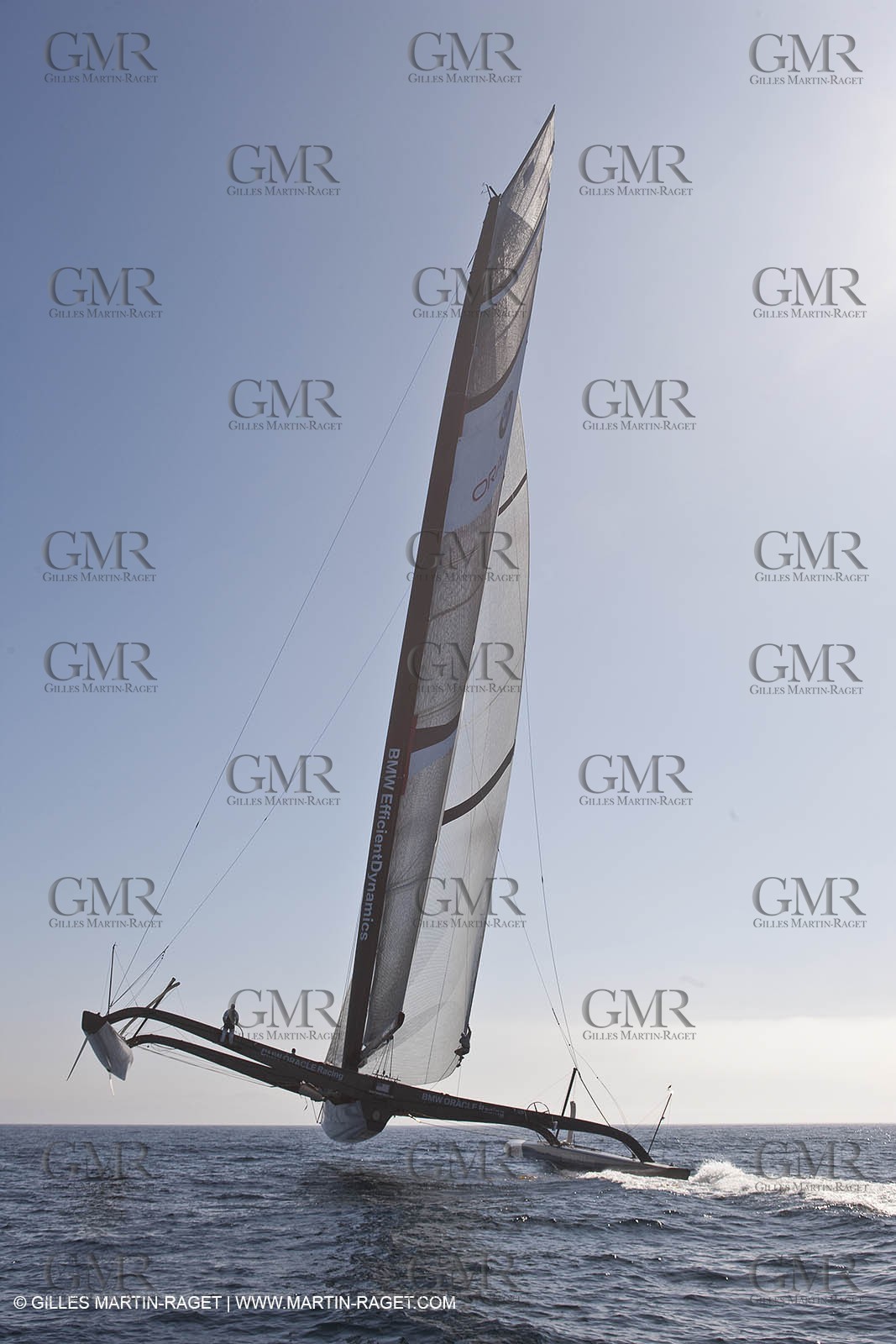 03 11 2009 - San Diego (USA, CA) - 33rd America's Cup - BMW ORACLE Racing - - BOR 90 dismasts when Trialing off San Diego