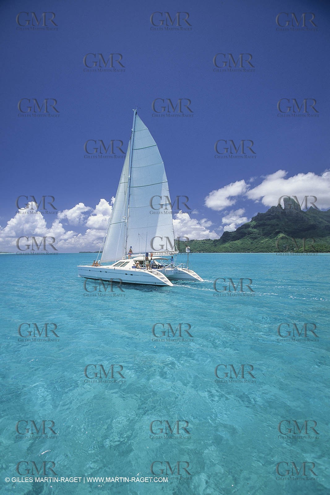 Sailing, cruising, multihull under sail