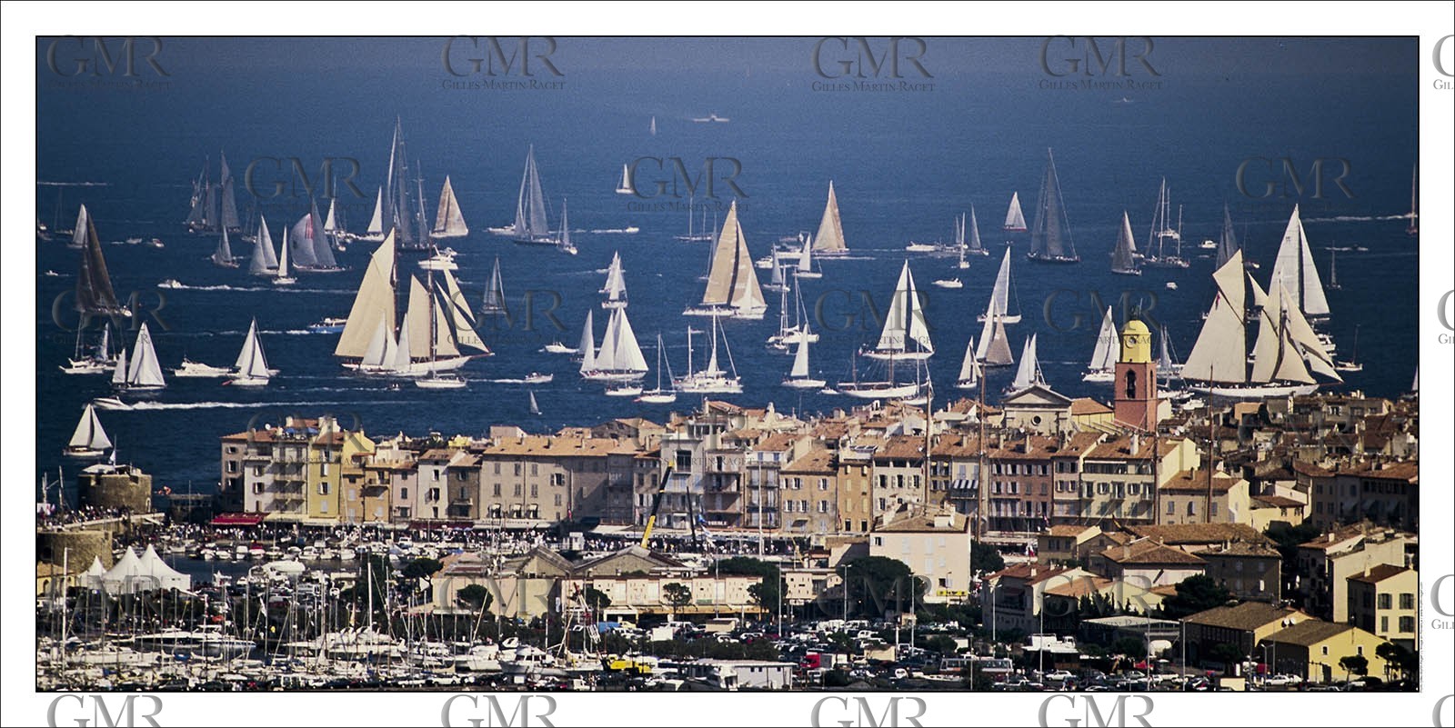 Produit : Tirage photo réalisé par nos soins sur imprimante jet d'encre professionnelle Epson à partir de 8 encres ultrachrome inaltérables (label Digigraphie).Formats au choix : .. 50 x 100 cm. 100 x 200 cmChoix des papiers :. Papier standard brillant 250 gr., filet noir, marge blanche, tirage non signé. Papier haut de gamme satiné 290 gr. filet noir, marge blanche, tirage vérifié et signé par l'auteur.. Autres supports (canvas, acrylique, dibond) sur demandeConditionnement : tube cylindrique renforcé.Options pour l'expédition : . colissimo + dépôt boîte aux lettres (France uniquement). Colissimo avec signature à réception. Transporteur express (2 jours ouvrés) avec signature à réceptionCliquez sur caddie pour sélectionner votre formule et démarrer la procédure de commande en ligne