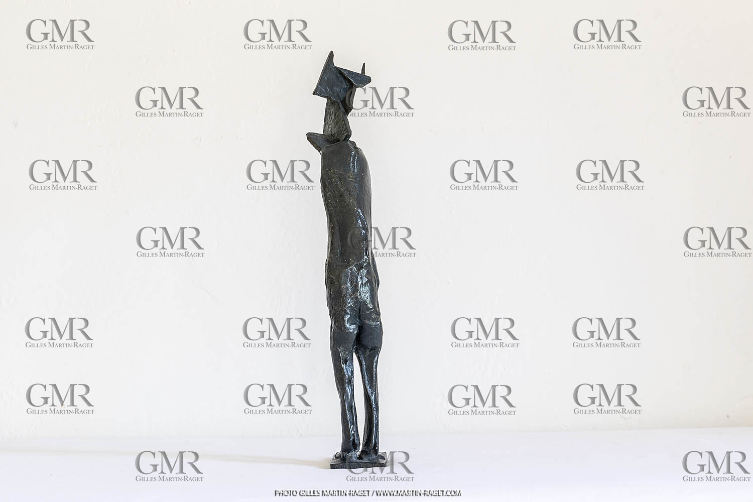 19 07 2020, St Rémy de Provence, (FRA,13), Oeuvre de Germaine Richier, Tauromachie 1956, bronze patinée foncée, numéroté 5 8, Fondeur L.Thinot, 43 X 7 X 12 cm, collection particulière,