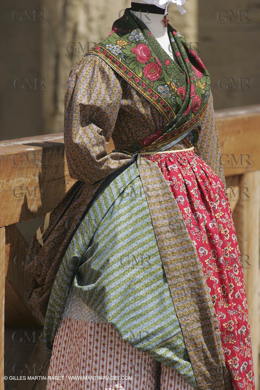 May 2004 - La Tour d'Aigues (FRA, 84) - Old costumes for women of the South exhibition