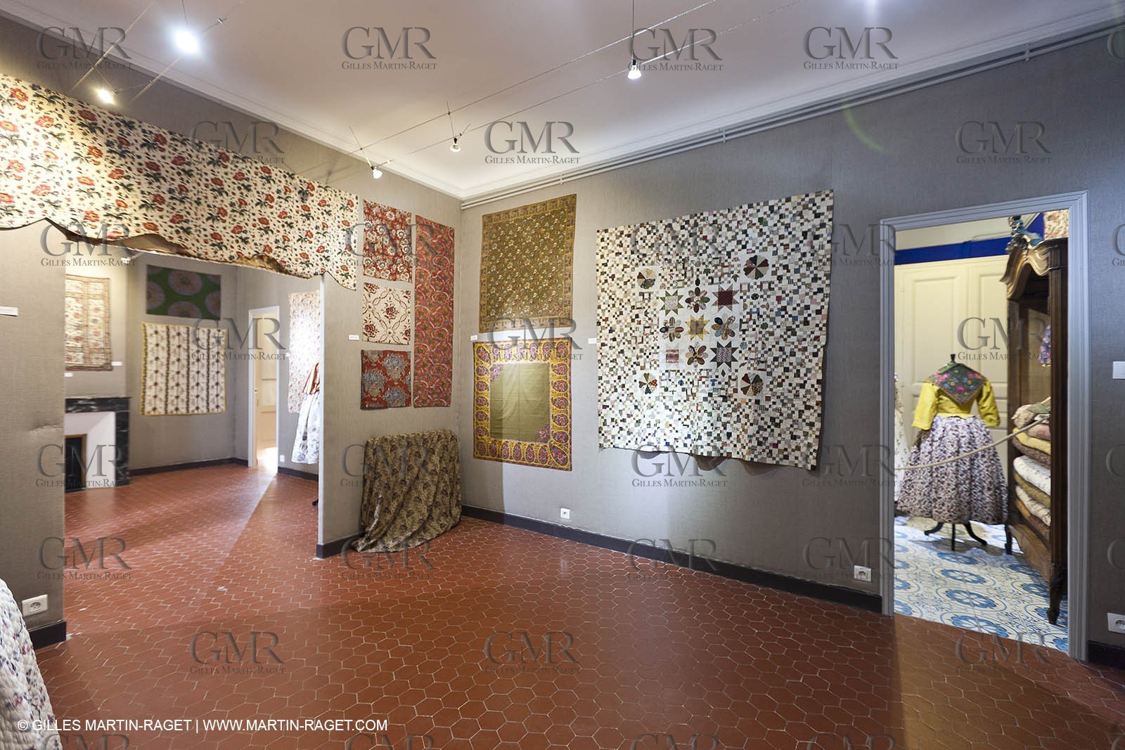 30 06 2011 - Toulon (FRA,83) - Villa Rosemaine - Exposition Indiennes sublimes