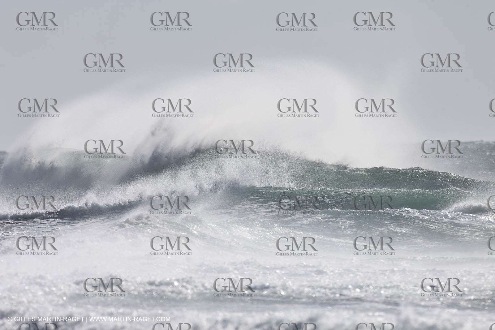 25 10 2010 - Marseille (FRA,13) - Gale Force 9 on the sailboard spot