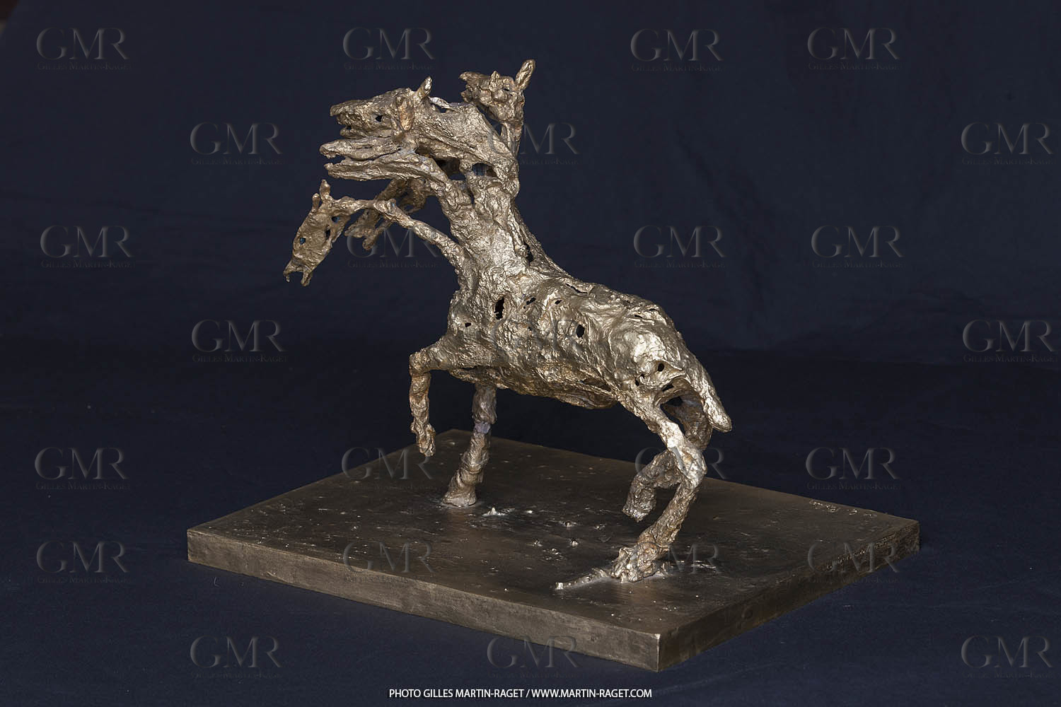 02 04 2016, Marseille (FRA,13), Oeuvre de Germaine Richier, Le Cheval à six têtes, petit 1955 ou 1956, Bronze naturel nettoyé, Numéroté Epreuve d'artiste, fondeur : L. Thinot, Paris, 35,5 x 38 x 18 cm, Collection particulière