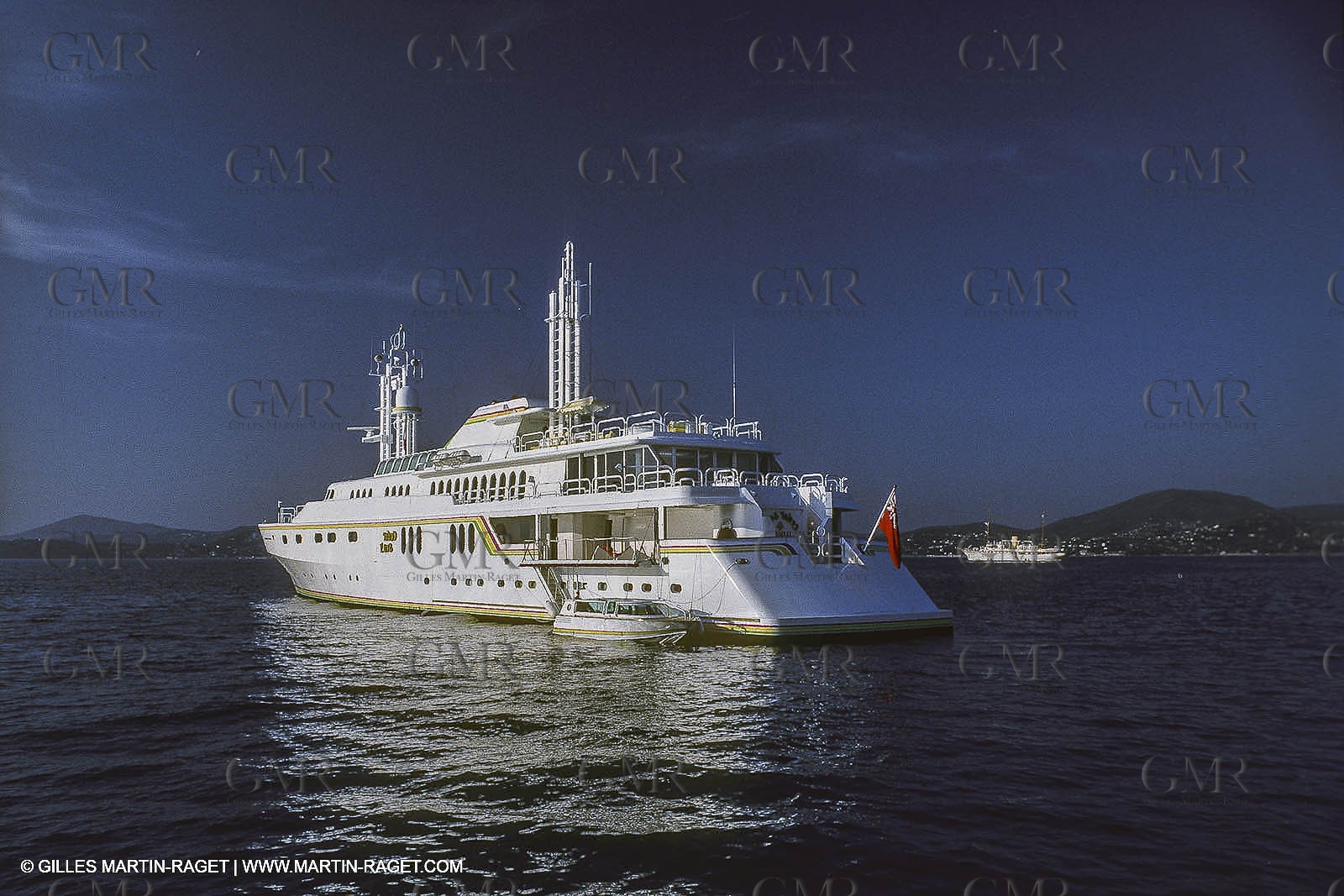 Powerboating, super Yachts