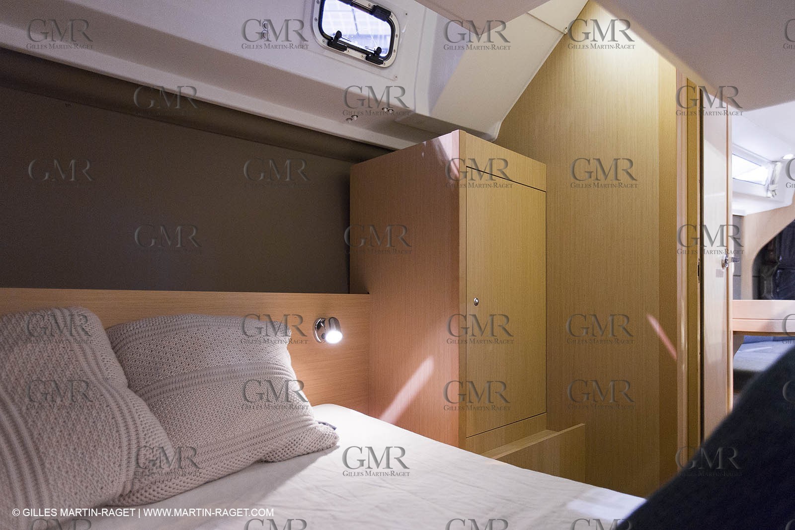 10 12 2013 - Paris (FRA,75) -Paris Boat Show - Beneteau booth