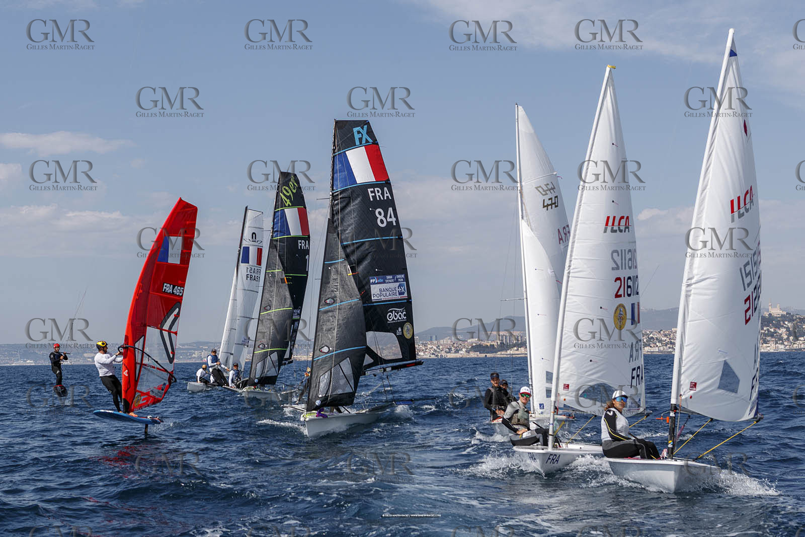 15 04 2024, Marseille (FRA), présentation des sélectionnés olympiques français en voile pour les Jeux Olympiques de Paris 2024.  Alex Mazella (Kite hommes - Formula Kite); Laurianne Nolot (Kite femmes - Formula Kite); Nicolas Goyard (Planche à voile hommes - iQFoil); Hélène Noesmoen (Planche à voile femmes- iQFoil); Camille Lecointre-Jeremie Mion (dériveur double mixte - 470); Louise Cervera (Dériveur femmes - ILCA 6); Jean-Baptiste Bernaz (Dériveur hommes - ILCA 7); Tim Mourniac - Lou Berthomieu (Multicoque mixte - Nacra 17); Clément Péquin - Erwan Fischer (Skiff hommes - 49er); Sarah Steyaert-Charline Picon (Skiff femmes - 49er FX).