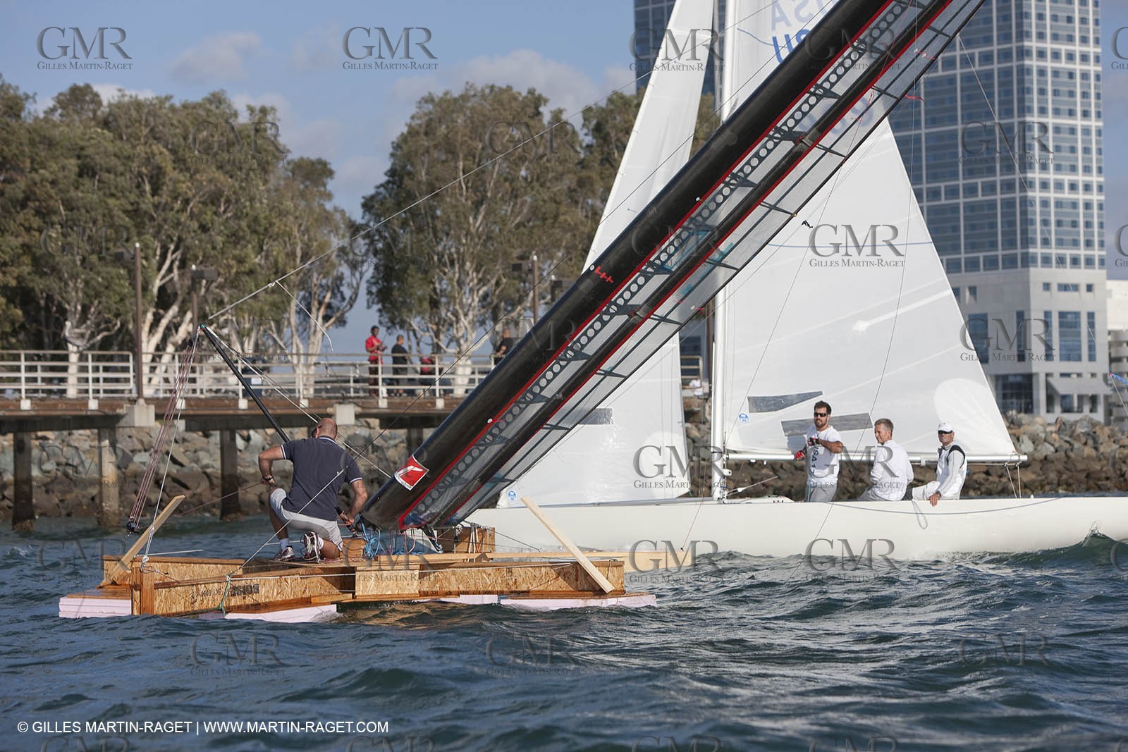 13 10 2009 - San Diego (USA, CA) - 33rd America's Cup - BMW ORACLE Racing - BOR 90 modifications
